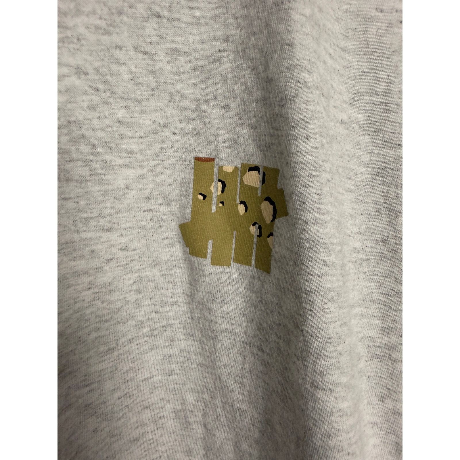 Undefeated Undefeated 5 Strike Logo T-Shirt Men’s M Gray Brown Camo Size US M / EU 48-50 / 2 - 6 Thumbnail