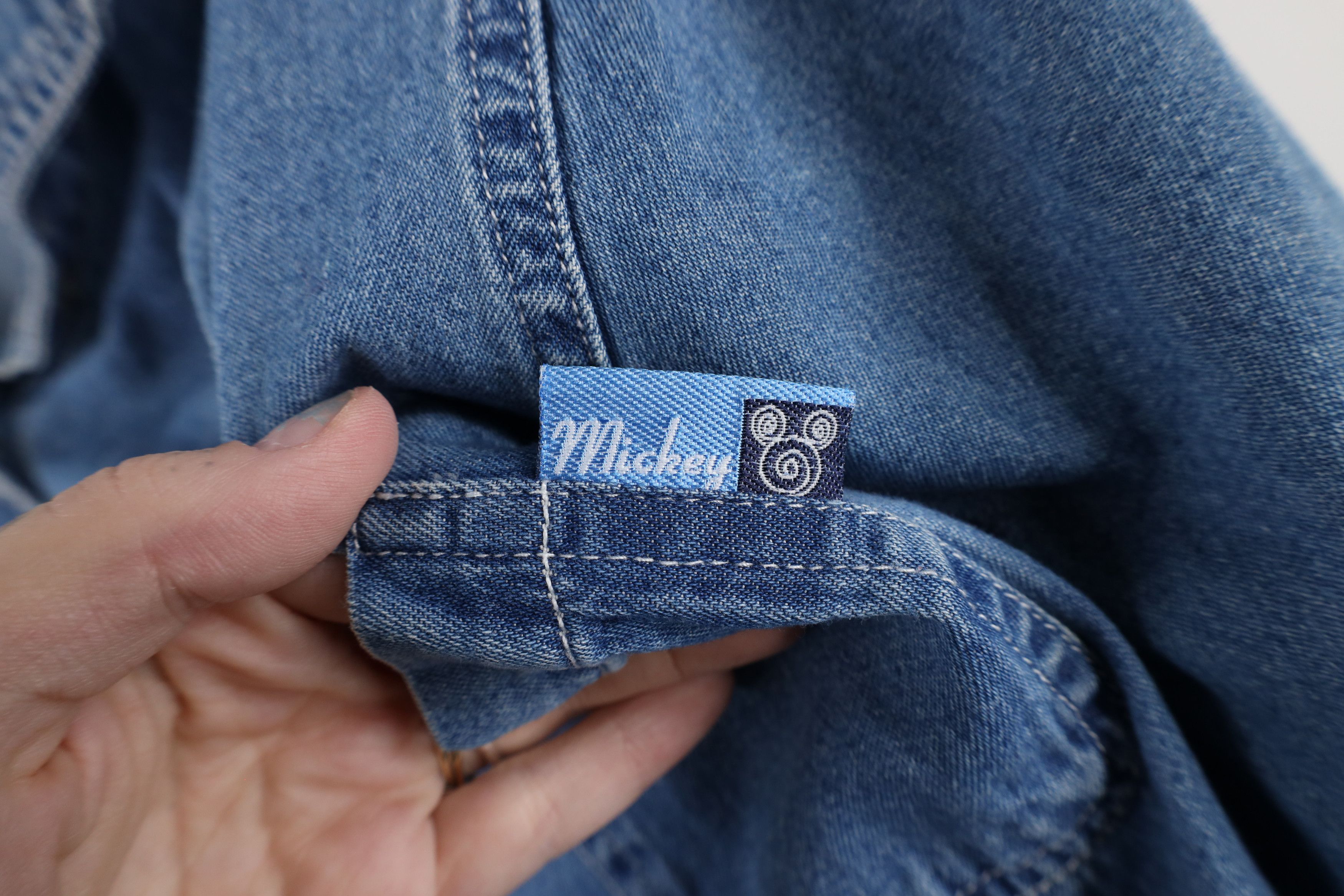 Disney × Vintage Vintage 90s Disney Mickey Mouse Pluto Butterfly Button Shirt Size XL / US 12-14 / IT 48-50 - 5 Thumbnail