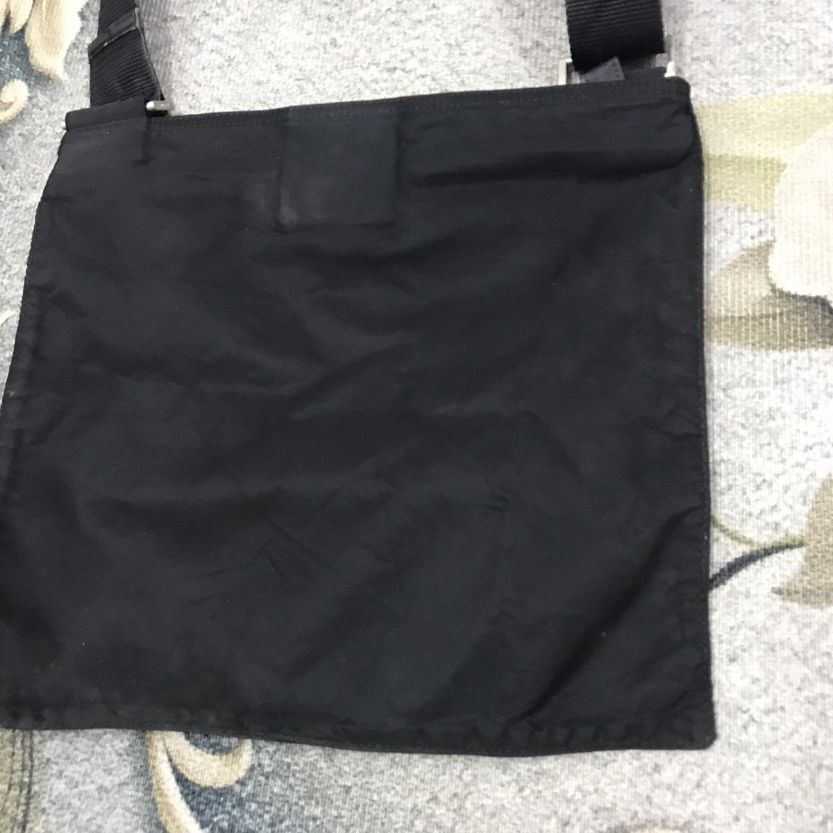 Prada 💥BINDING OFFER💥 Vintage Prada nylon crossbody sling bag Size ONE SIZE - 7 Thumbnail