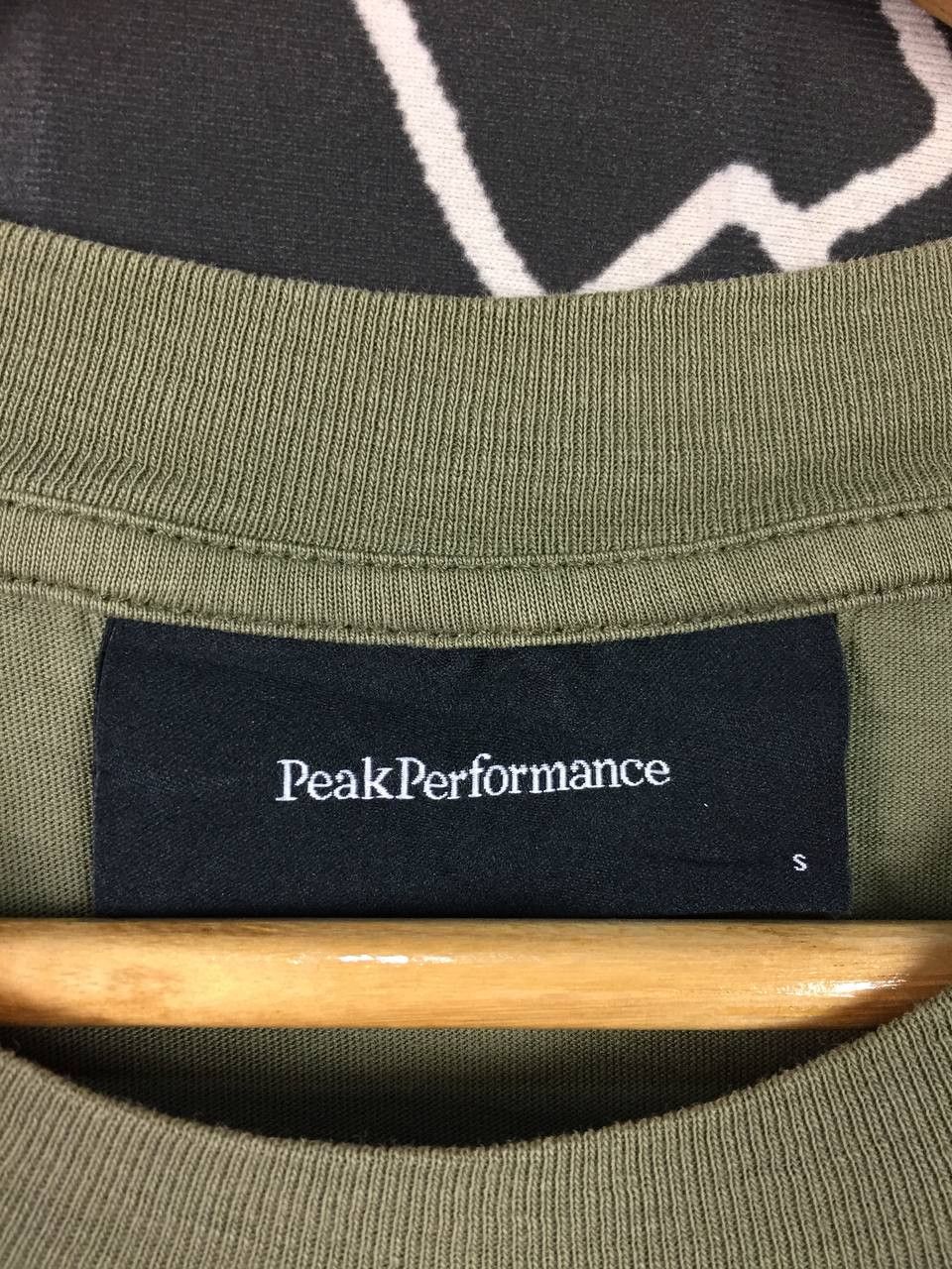 Peak Performance Peak Performance R&D Logo Olive Green Casual Wear Tee Size US S / EU 44-46 / 1 - 11 Thumbnail