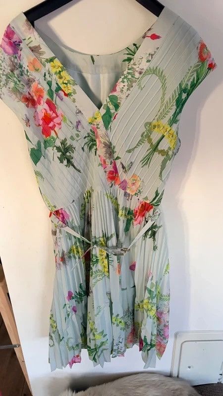 Ted Baker Ted baker 38 medium flowers Size M / US 6-8 / IT 42-44 - 2 Thumbnail