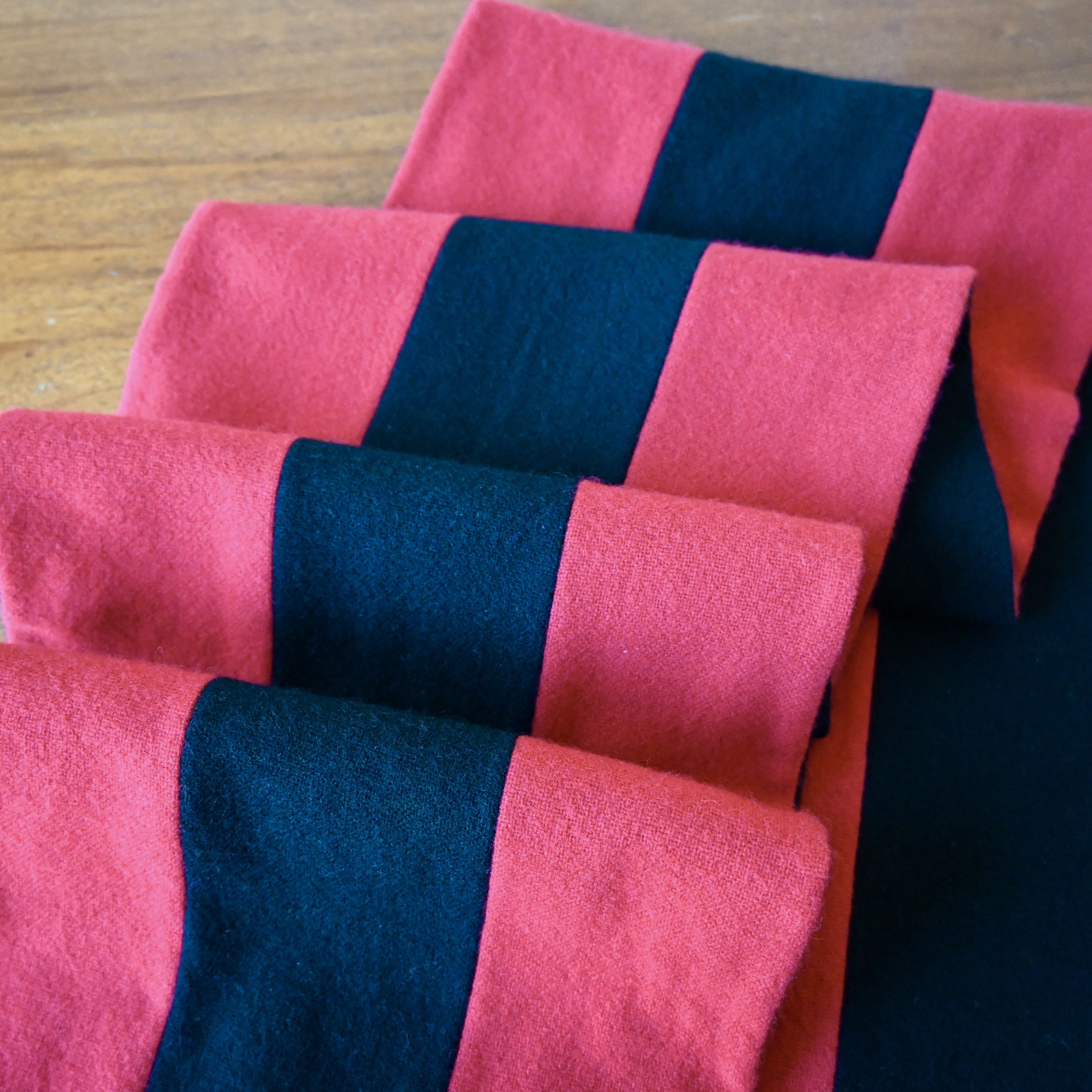 Other A.E.Clothier JESUS COLLEDGE CAMBRIDGE wool scarf, made in UK Size ONE SIZE - 9 Thumbnail