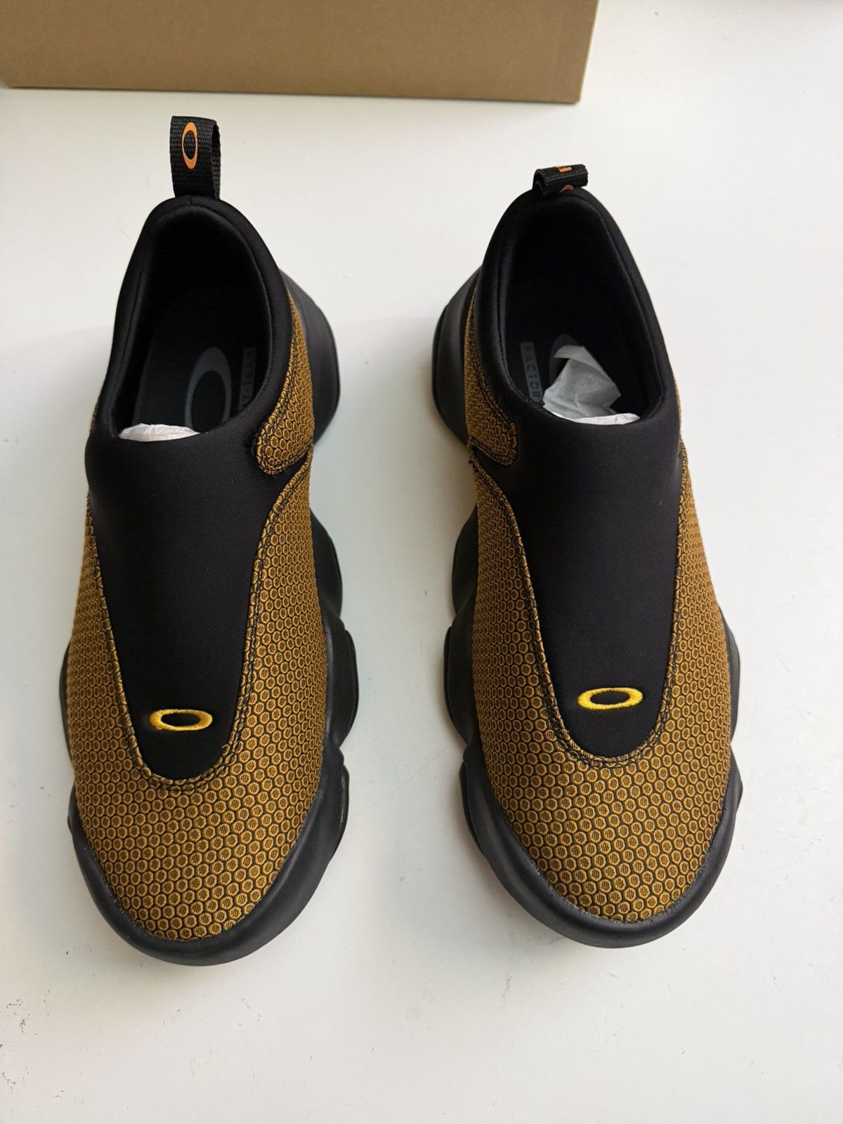 Brain Dead × Oakley Oakley x brain dead factory team flesh Size US 12.5 / EU 45-46 - 4 Thumbnail