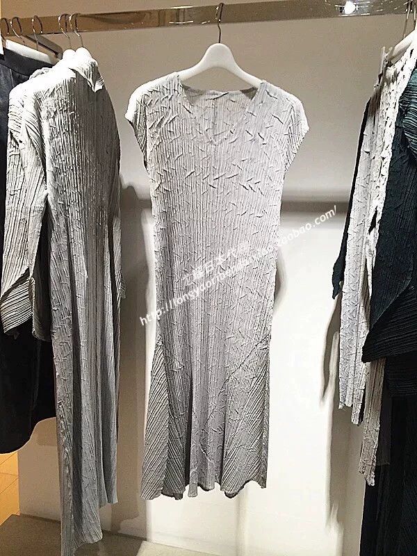 Issey Miyake Issey Miyake size:2 Black mainline dress Size M / US 6-8 / IT 42-44 - 9 Thumbnail