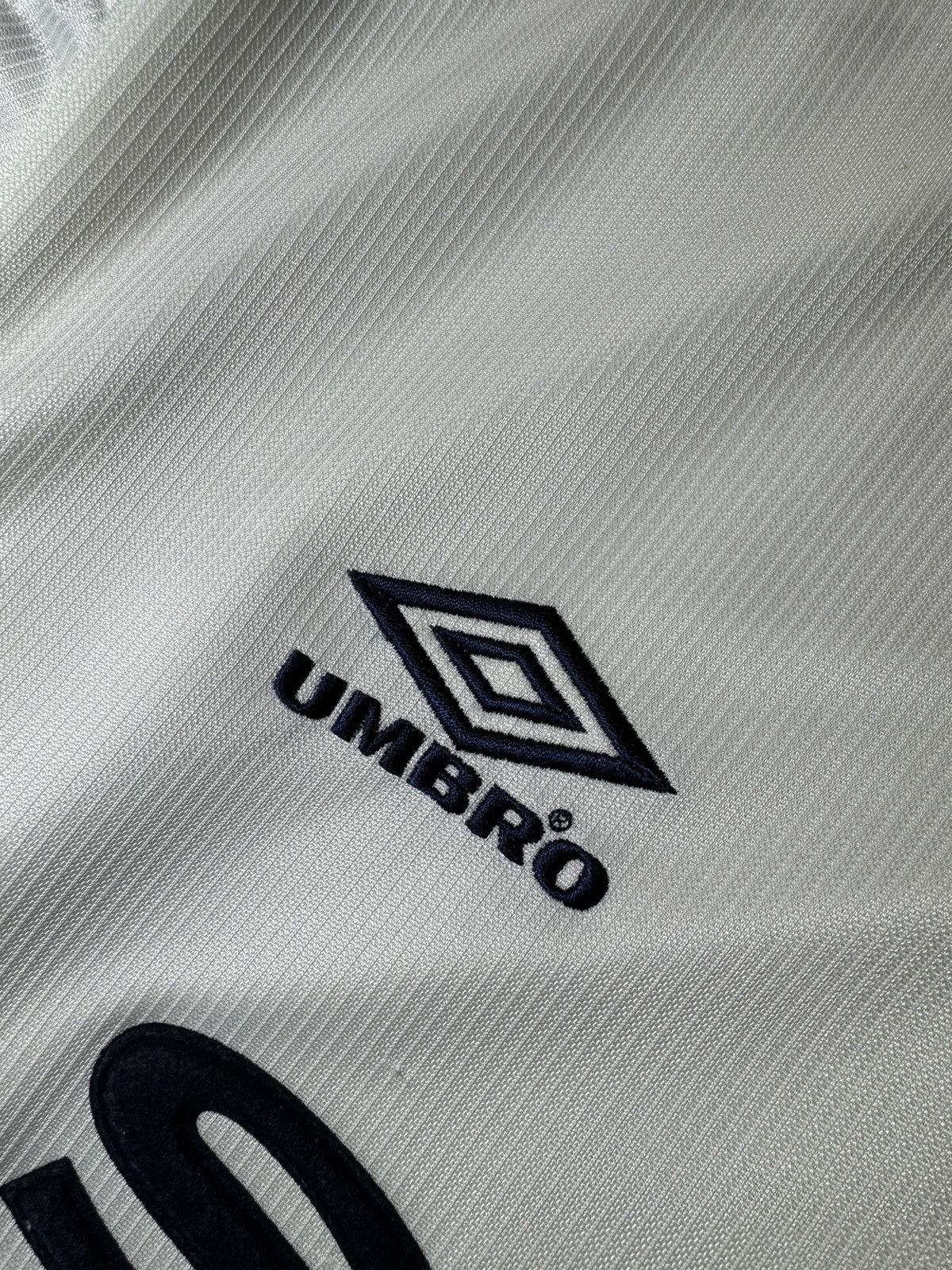 Vintage Manchester United 1999/00 Football Shirt Soccer Jersey Umbro Size US L / EU 52-54 / 3 - 7 Thumbnail