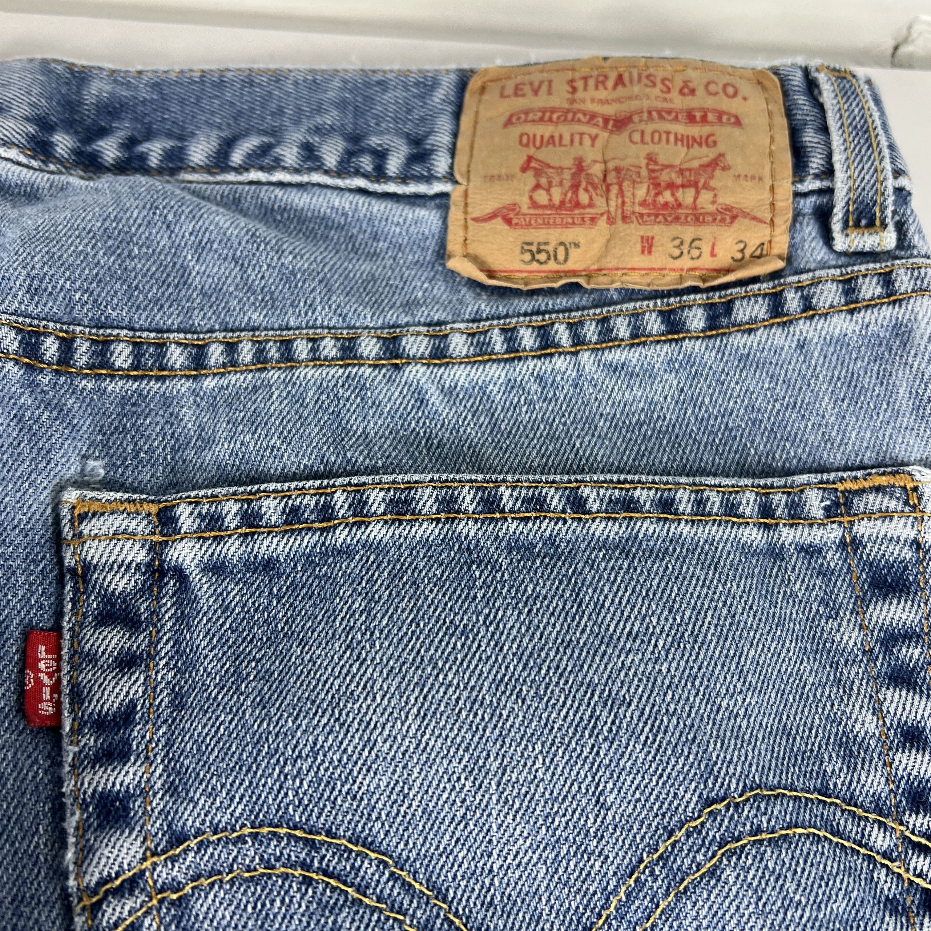 Levi's × Vintage Y2K Levi's Jeans 550 Relaxed Fit Blue Faded Cotton Denim Size US 35 - 14 Thumbnail