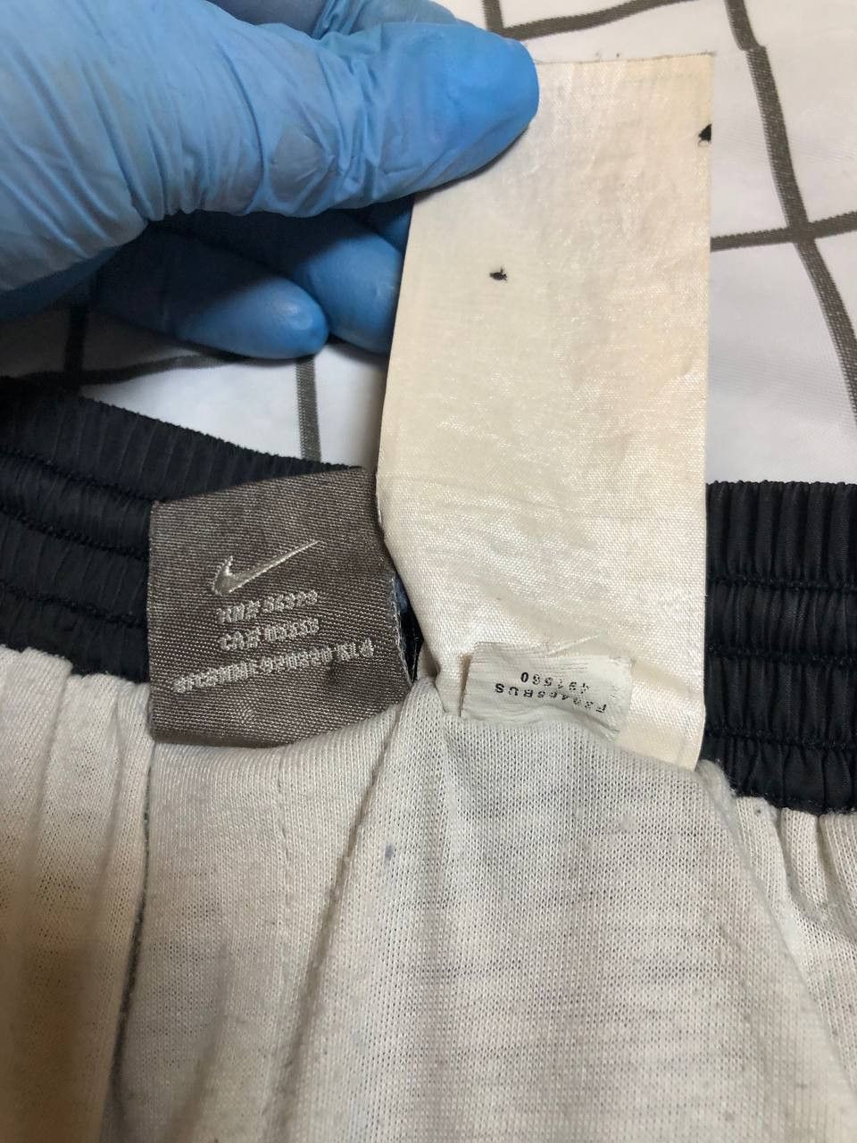 Nike Vintage Nike Track Pants 00s Nylon Swoosh Y2K Size US 32 / EU 48 - 20 Thumbnail