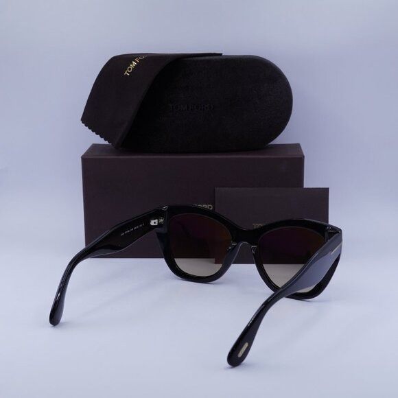 Tom Ford Tom Ford Cara FT0940 01B Sunglasses Black Cat Eye Frame Size ONE SIZE - 8 Thumbnail