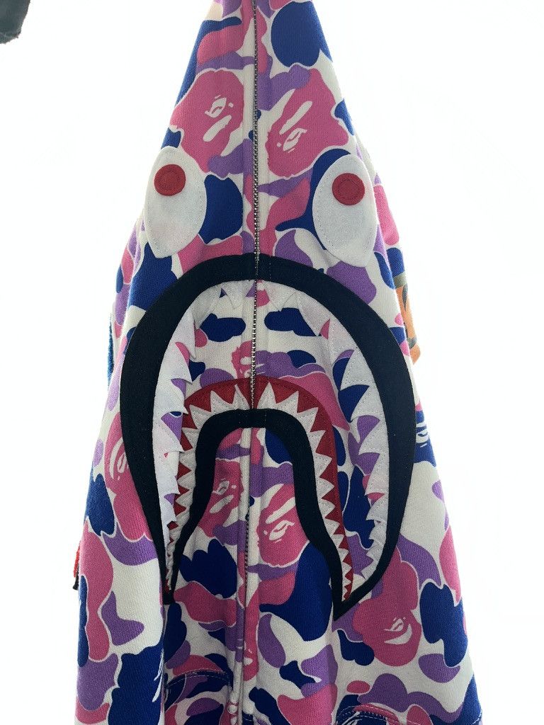 Bape GUANGZHOU Store Camo Shark Full Zip Hoodie (2025) Size US XXL / EU 58 / 5 - 4 Thumbnail