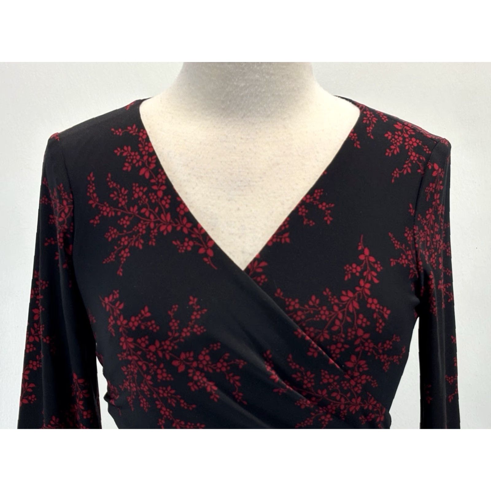 Ralph Lauren Lauren Ralph Lauren Dress Women’s 6 Black Floral Faux Wrap 3/4 Sleeve Knee Length V-Neck Stretch Jersey Classic Wrap Dress Women Mens? Size M / US 6-8 / IT 42-44 - 5 Thumbnail