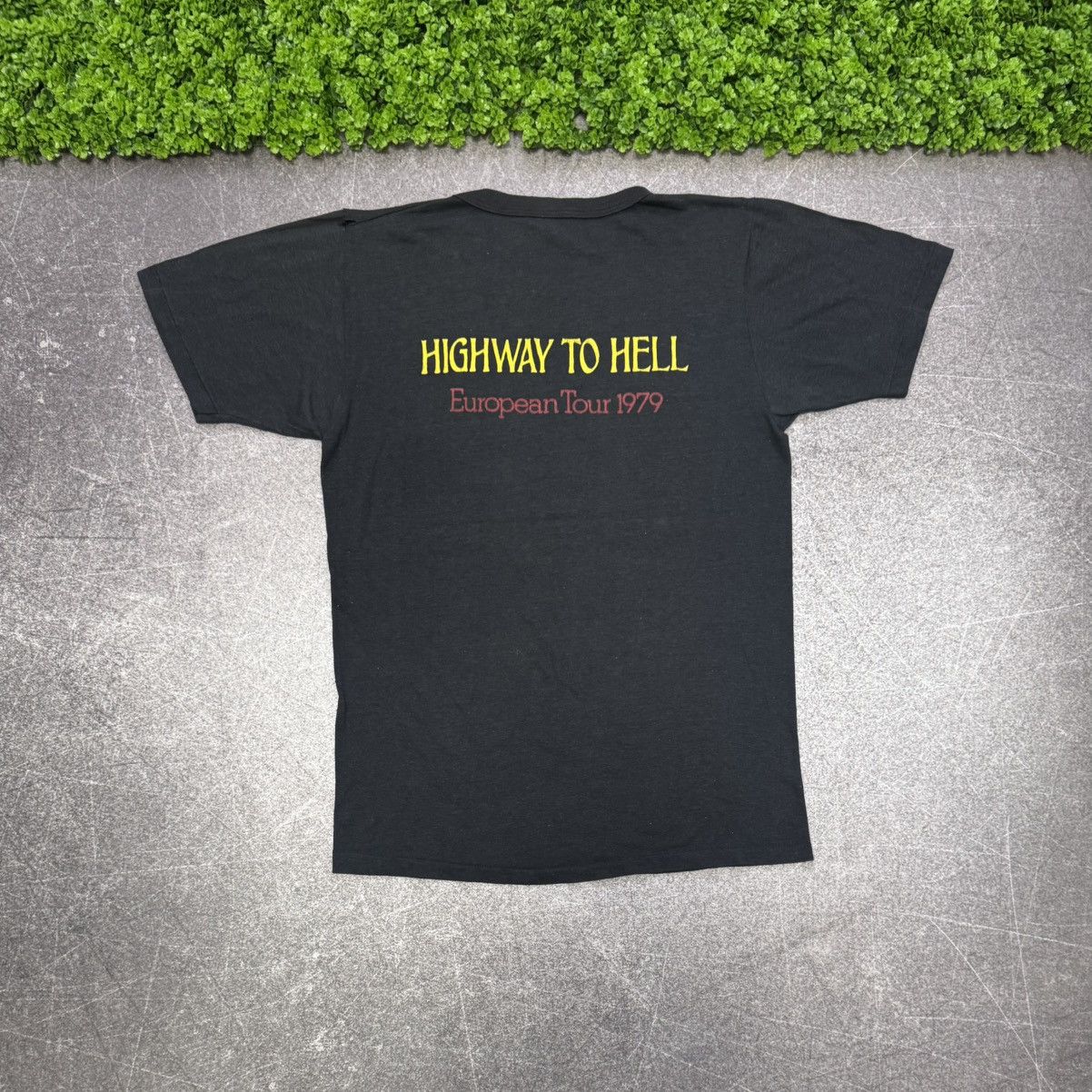 Band Tees Vintage 1979 T Shirt Highway To Hell European Tour T Shirt Size US M / EU 48-50 / 2 - 2 Thumbnail