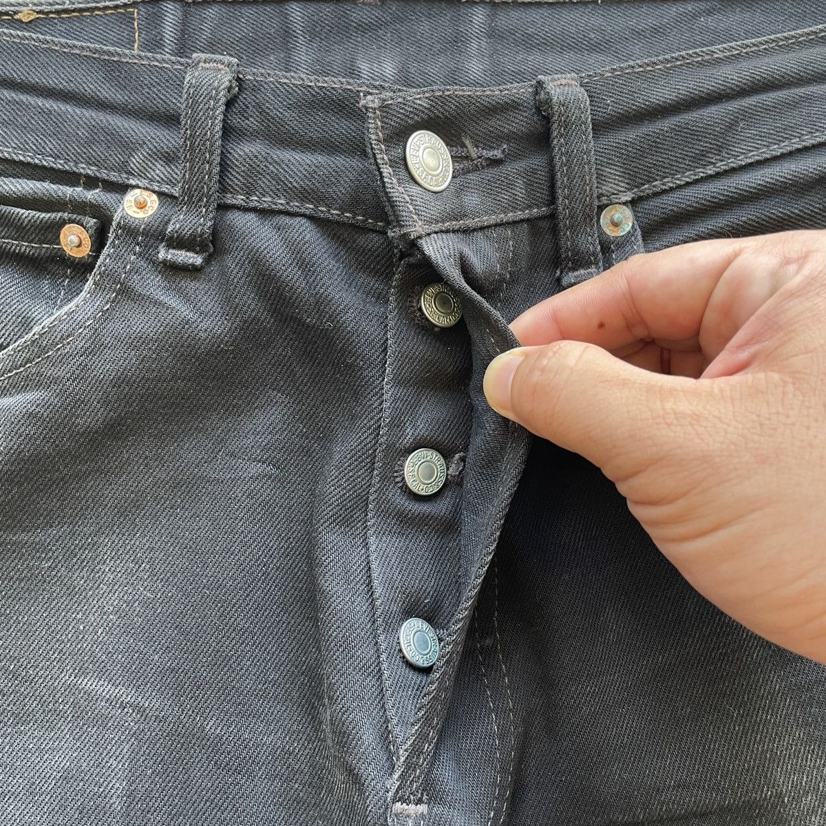 Levi's Vintage Clothing W29💥 Vintage Levi’s 501 Fly Button Black Faded Jeans Pants Size US 29 - 7 Thumbnail
