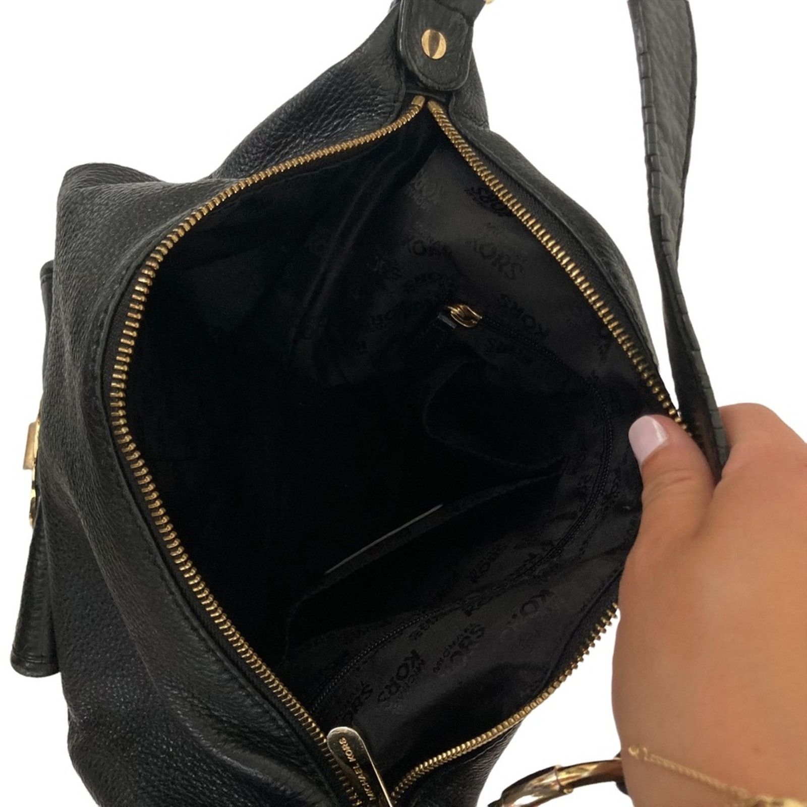 Michael Kors Michael Kors Black Leather Shoulder Bag Size ONE SIZE - 5 Thumbnail