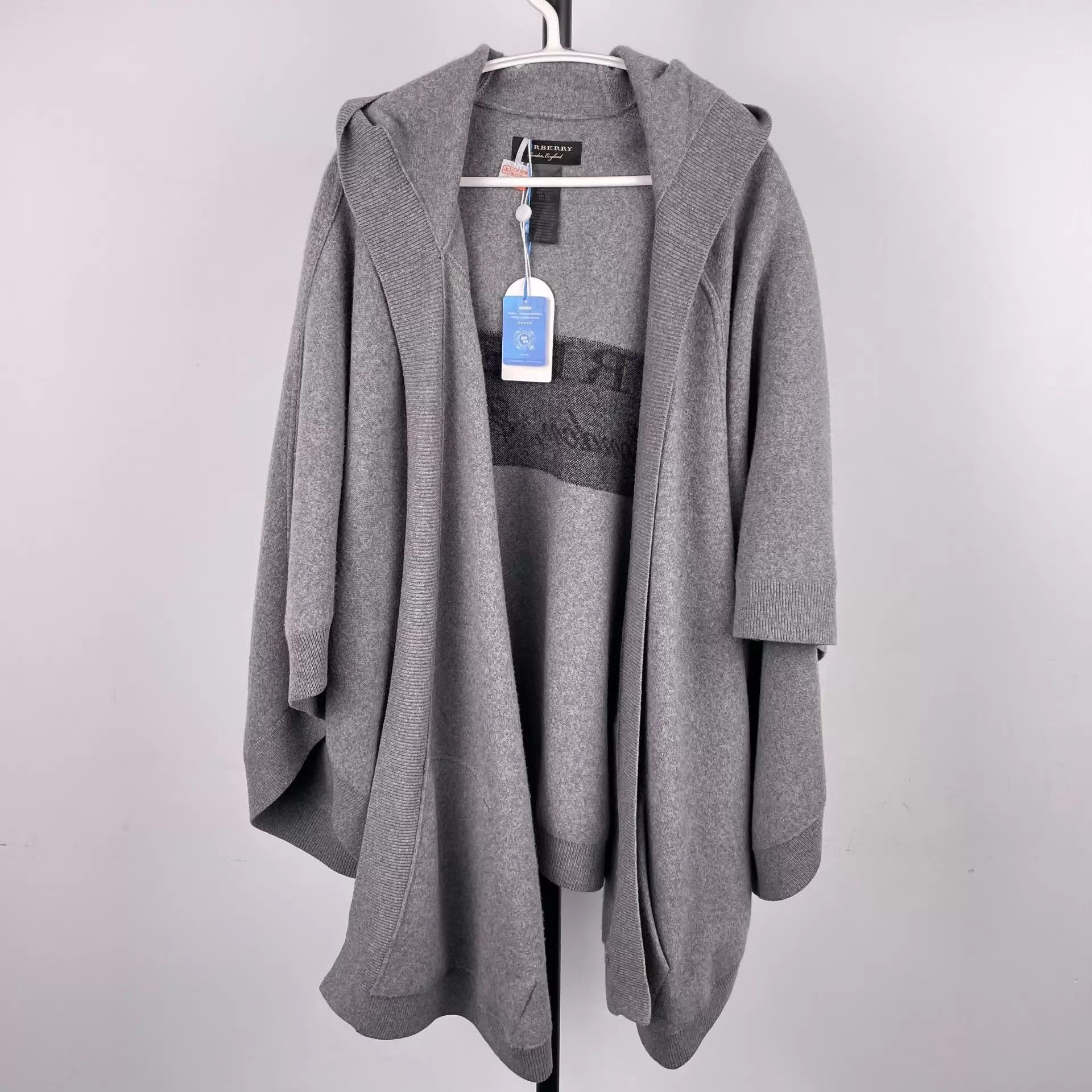 Burberry Burberry Gray Wool Shawl Size ONE SIZE - 1 Thumbnail