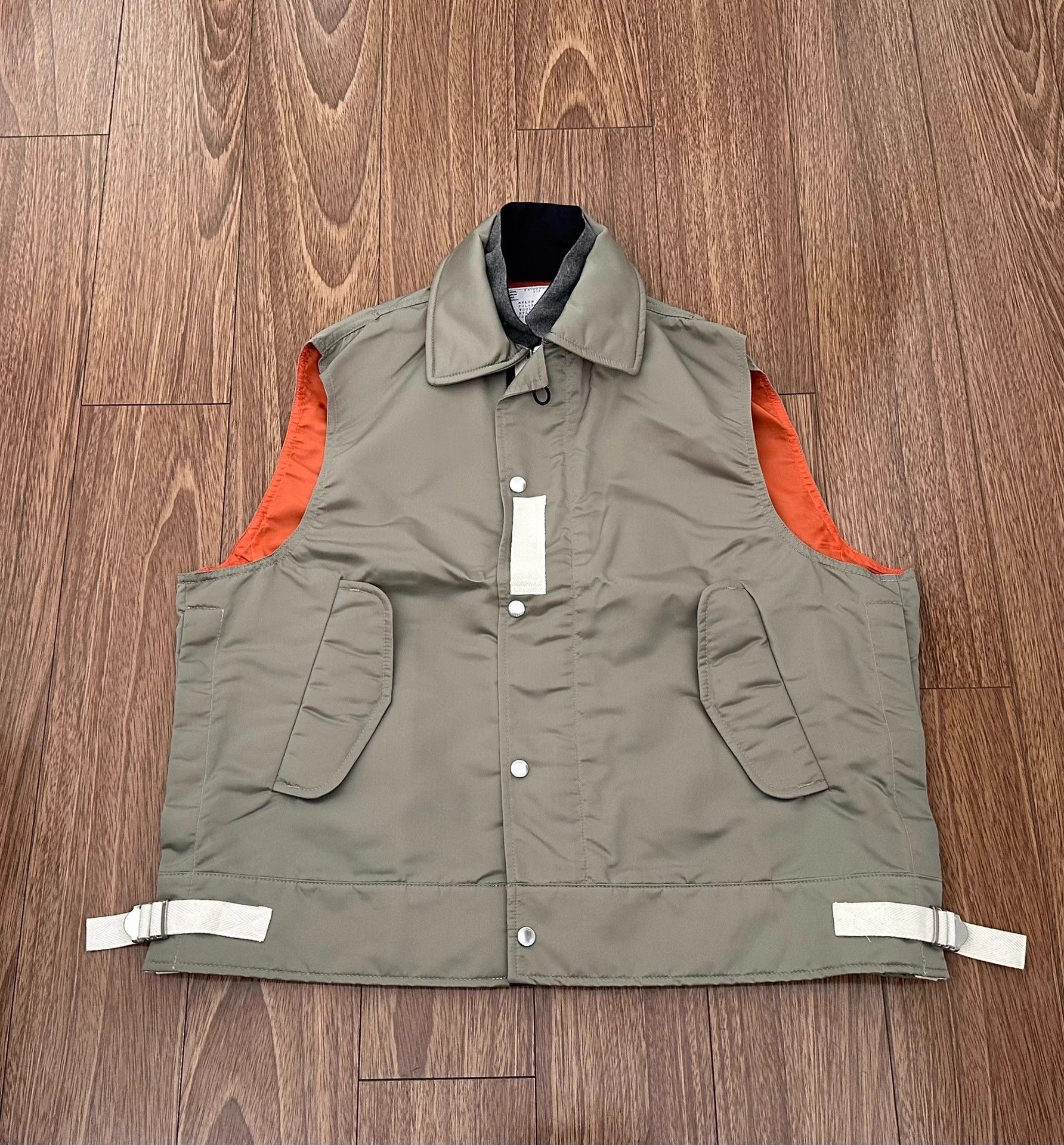 Sacai Sacai 23SS Nylon Twill Pleated Vest 99 New 1 Size US S / EU 44-46 / 1 - 1 Thumbnail