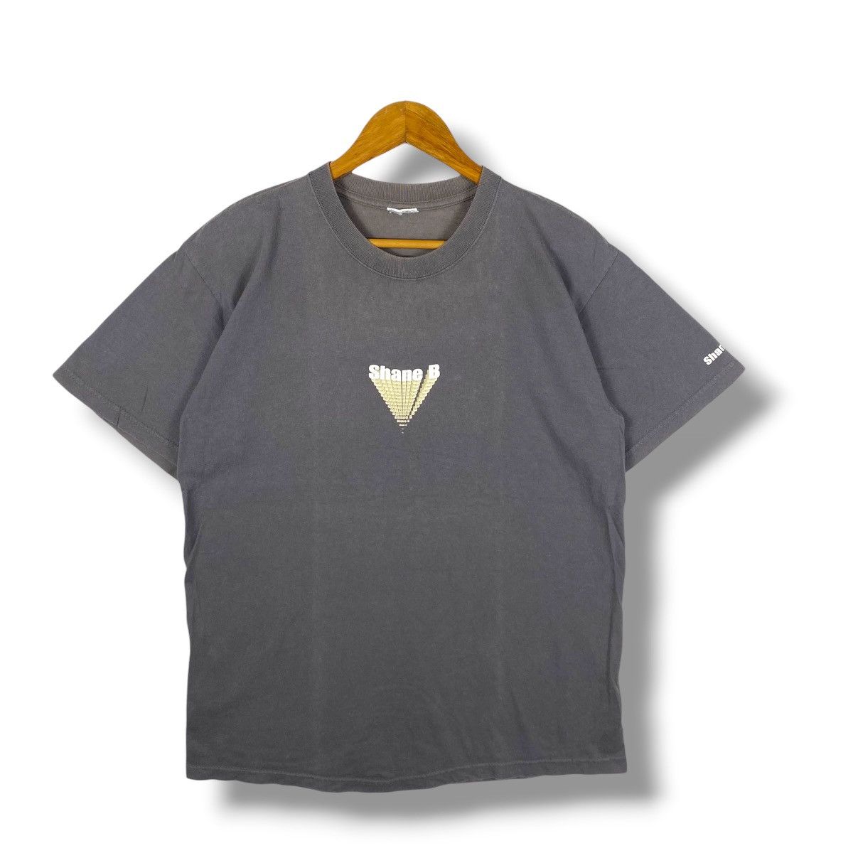 Vintage Vintage 00s SHANE B Skate Logo Graphic Faded Tee Shirt Large Size US L / EU 52-54 / 3 - 1 Thumbnail