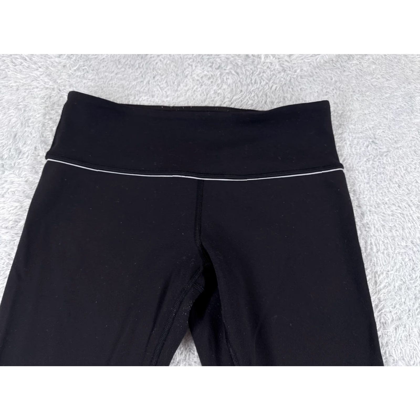 Lululemon Lululemon Wunder Under Pant Womens 6 Black 31" Inseam Yoga Activewear Pants Pockets Zip Pocket Nylon Blended Fabric Read Size 28" / US 6 / IT 42 - 4 Thumbnail