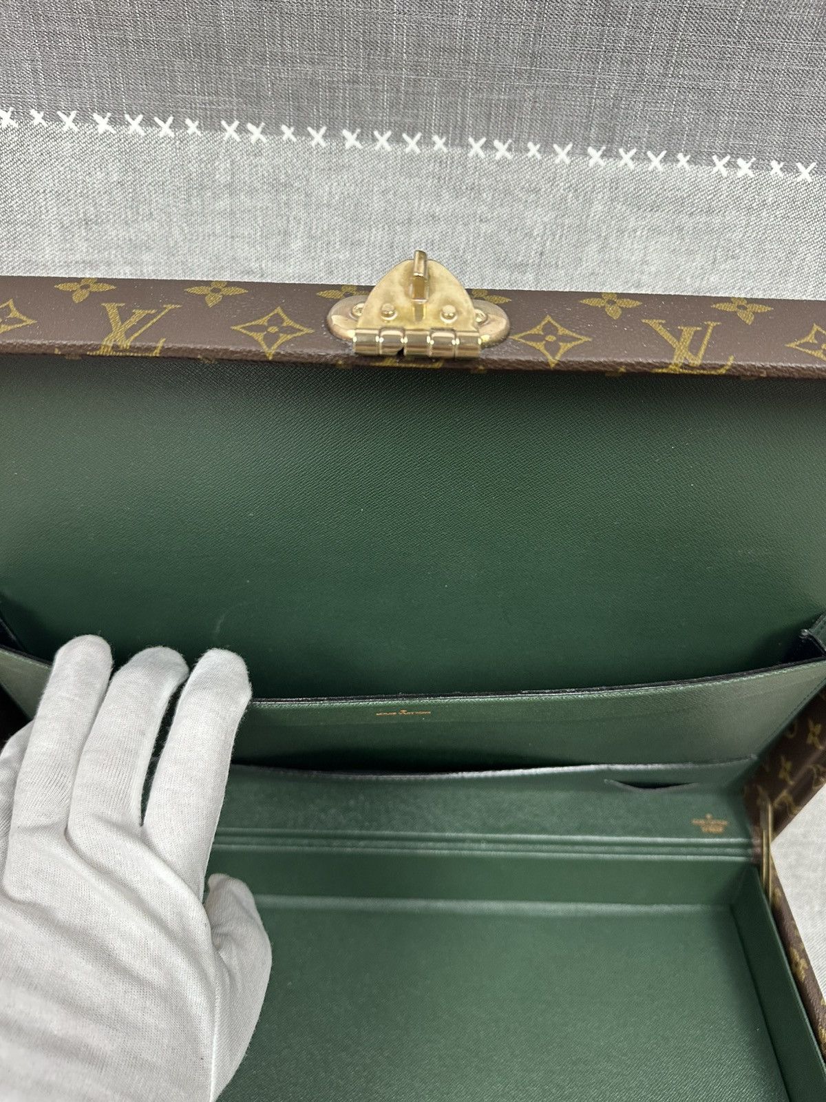 Louis Vuitton Louis Vuitton President Monogram Briefcase Trunk Vintage Size ONE SIZE - 13 Thumbnail