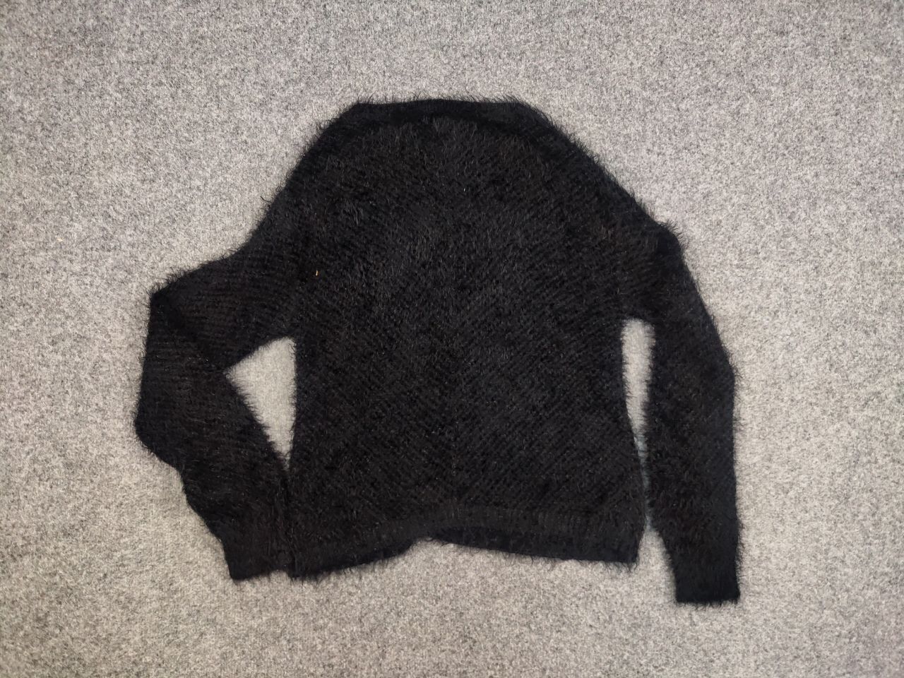Japanese Brand Vintage Japanese Black Mohair Style Fuzzy Sweater Y2K Hype Size US S / EU 44-46 / 1 - 13 Thumbnail