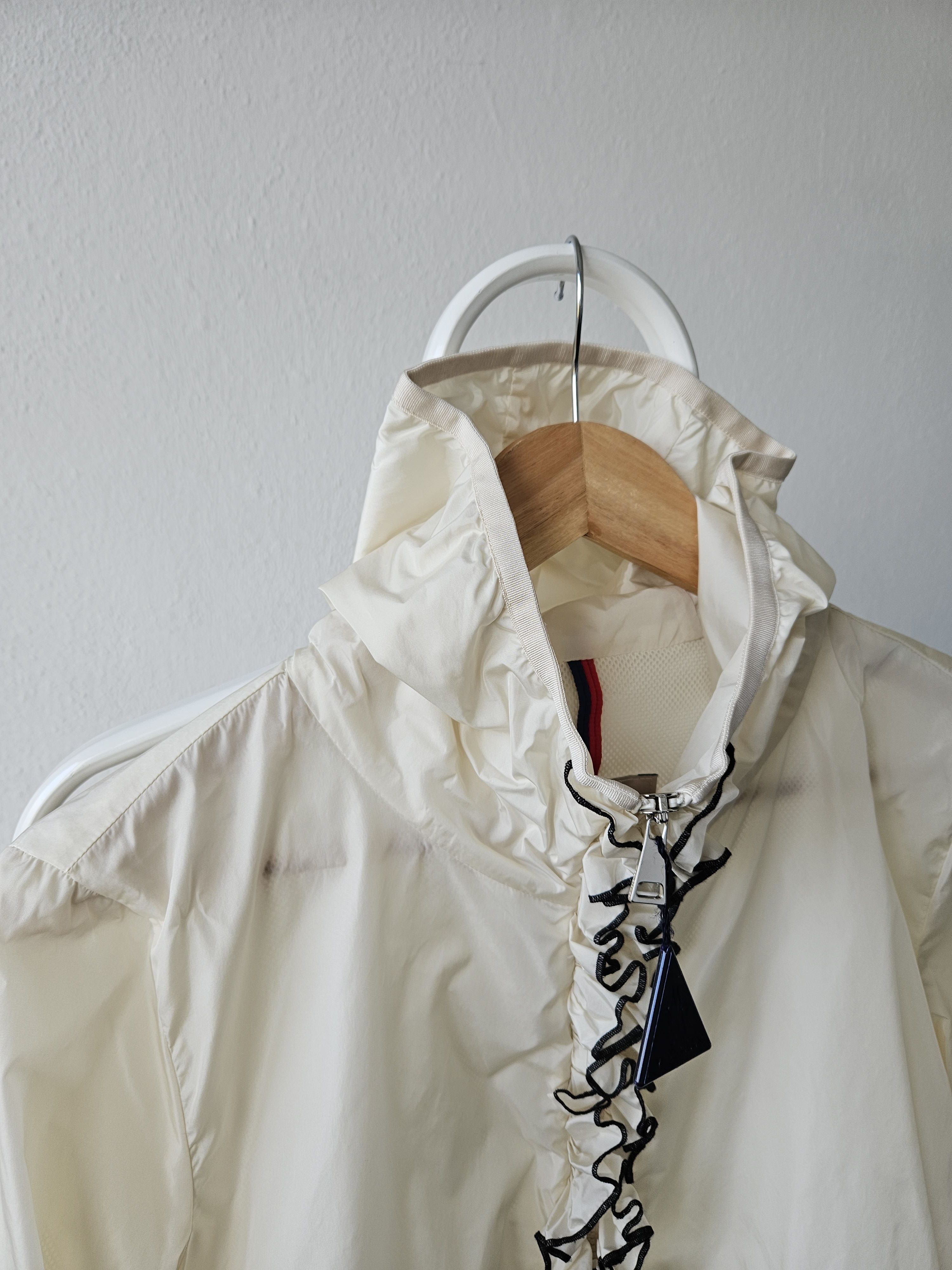Moncler Moncler vivre giubbotto light jacket windbreaker Size XS / US 0-2 / IT 36-38 - 4 Thumbnail