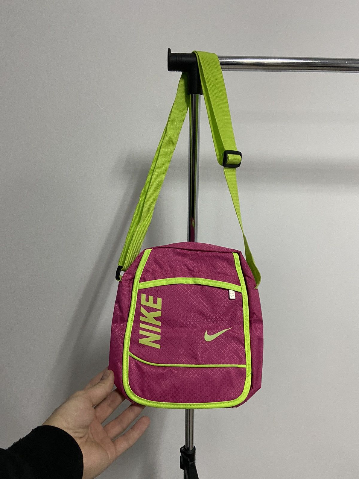 Nike × Vintage Nike Vintage Shoulder Small Bag Big Logo Y2K Style Messenger Size ONE SIZE - 1 Thumbnail