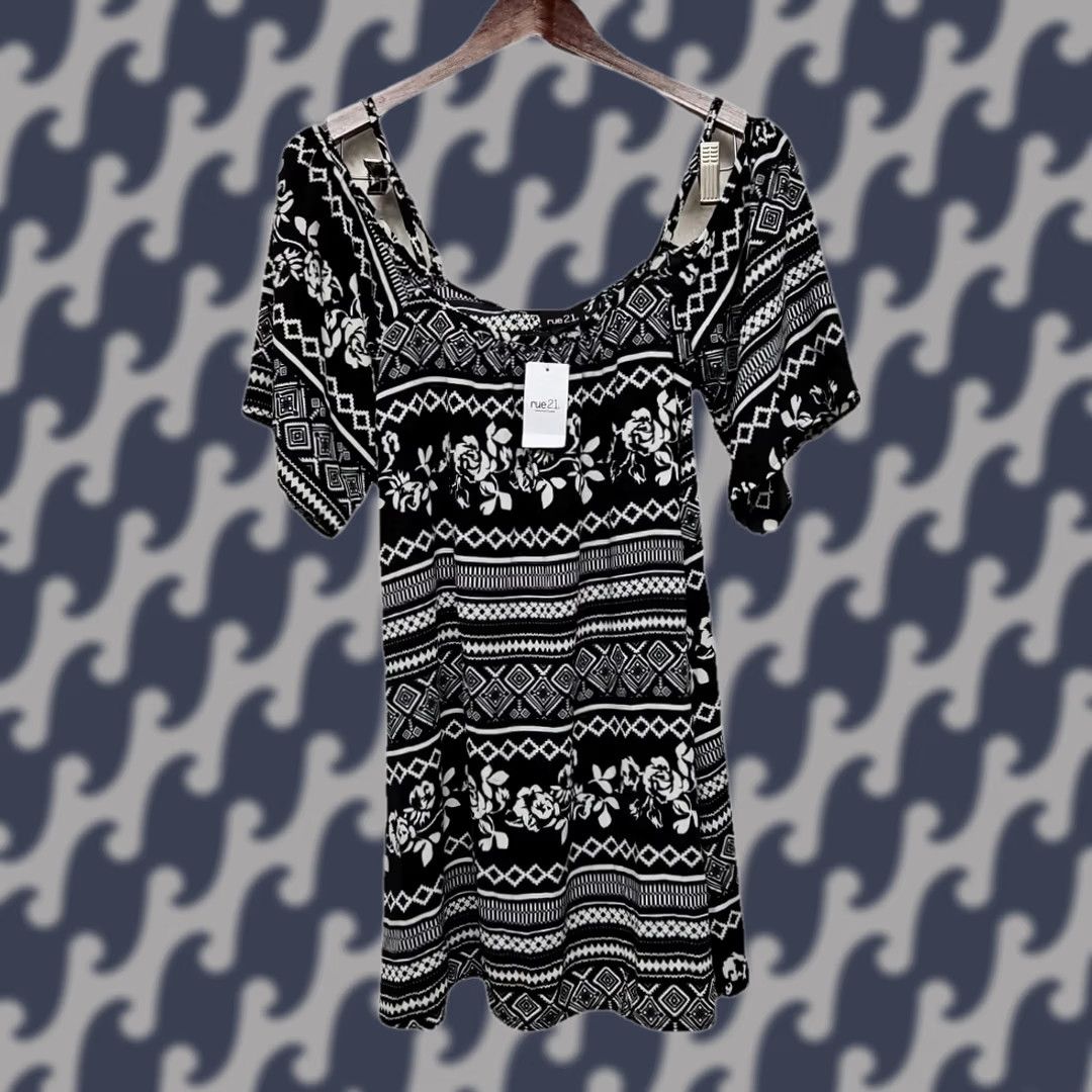 Vintage VINTAGE Black White Cold Shoulder Boho Print Swing Dress Women’s Small NWT Size S / US 4 / IT 40 - 1 Thumbnail