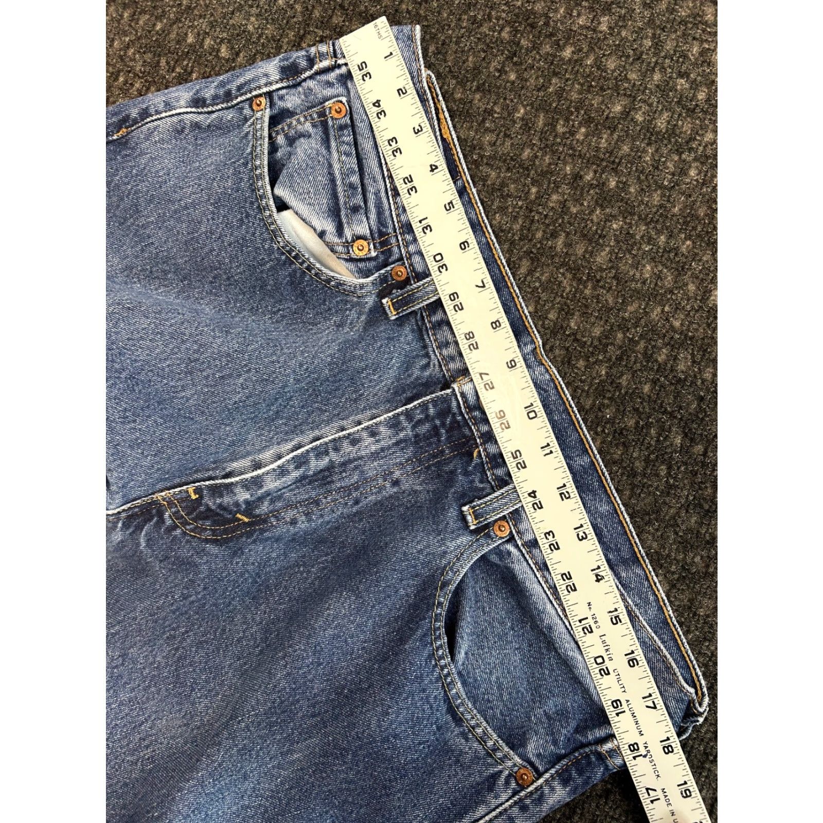 Levi's VINTAGE Levi's 550 Jeans Denim 36x32 Relaxed Fit Medium Wash 90s Grunge USA Men’s Jeans Style Tapered 5-Pocket Distressed Size US 36 / EU 52 - 4 Thumbnail