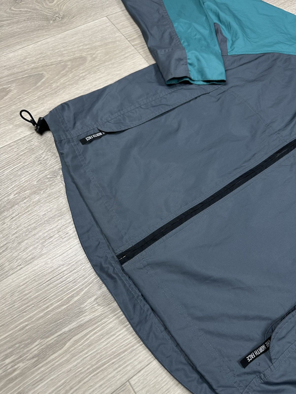 The North Face Vintage The North Face Light Jacket Windbreaker Size L Size US L / EU 52-54 / 3 - 4 Thumbnail