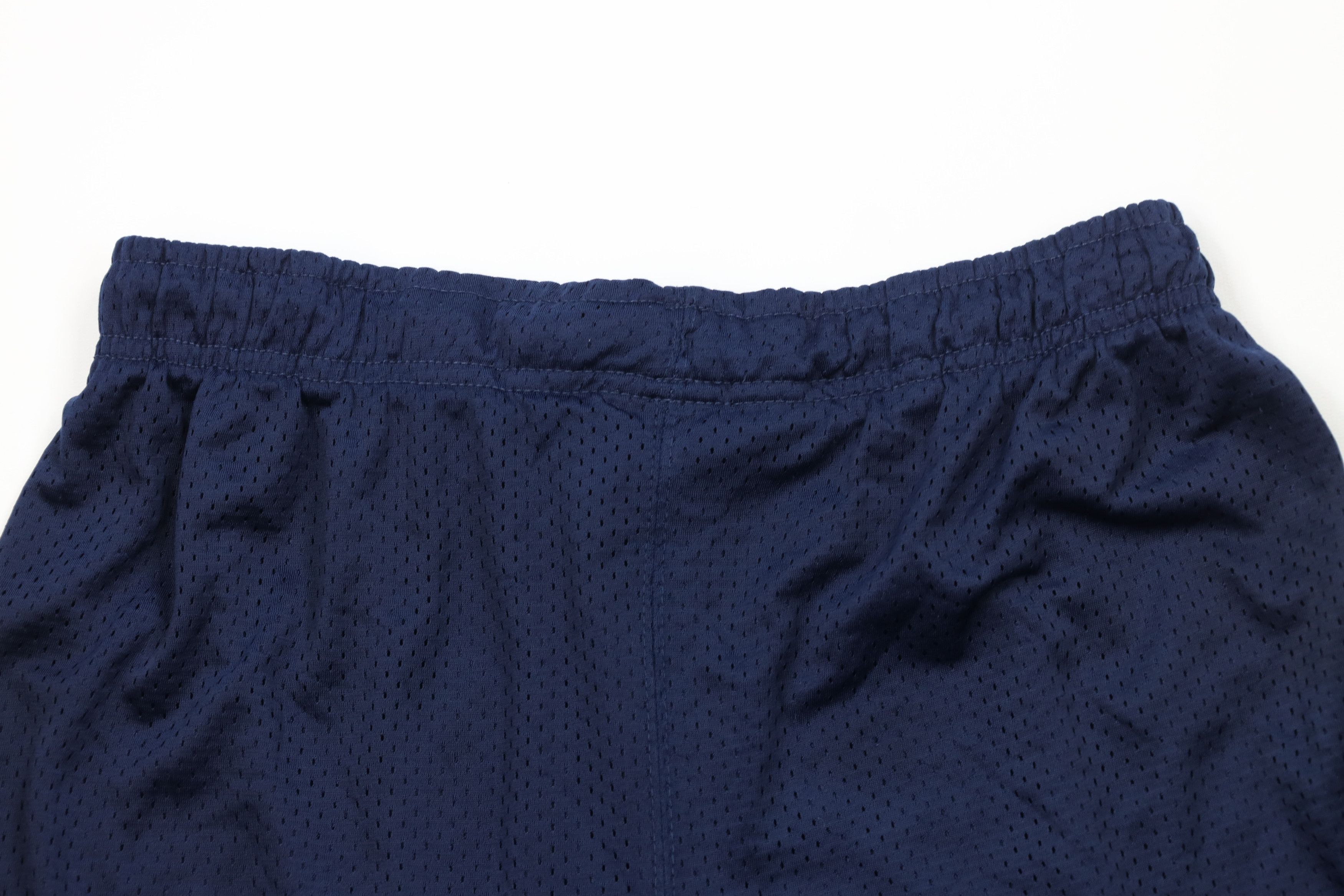 Vintage Vintage 90s Spell Out Notre Dame University Mesh Shorts Blue Size US 32 / EU 48 - 11 Thumbnail