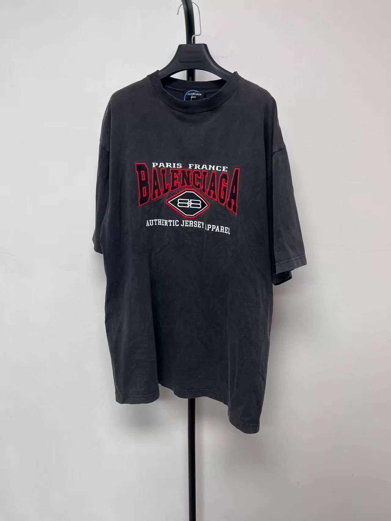 Balenciaga Balenciaga Vintage Batman Logo Short Sleeve T-Shirt Size US M / EU 48-50 / 2 - 1 Thumbnail