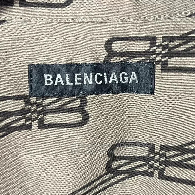 Balenciaga Balenciaga size 37 Pattern all-over printed collar stand s Size US XS / EU 42 / 0 - 3 Thumbnail