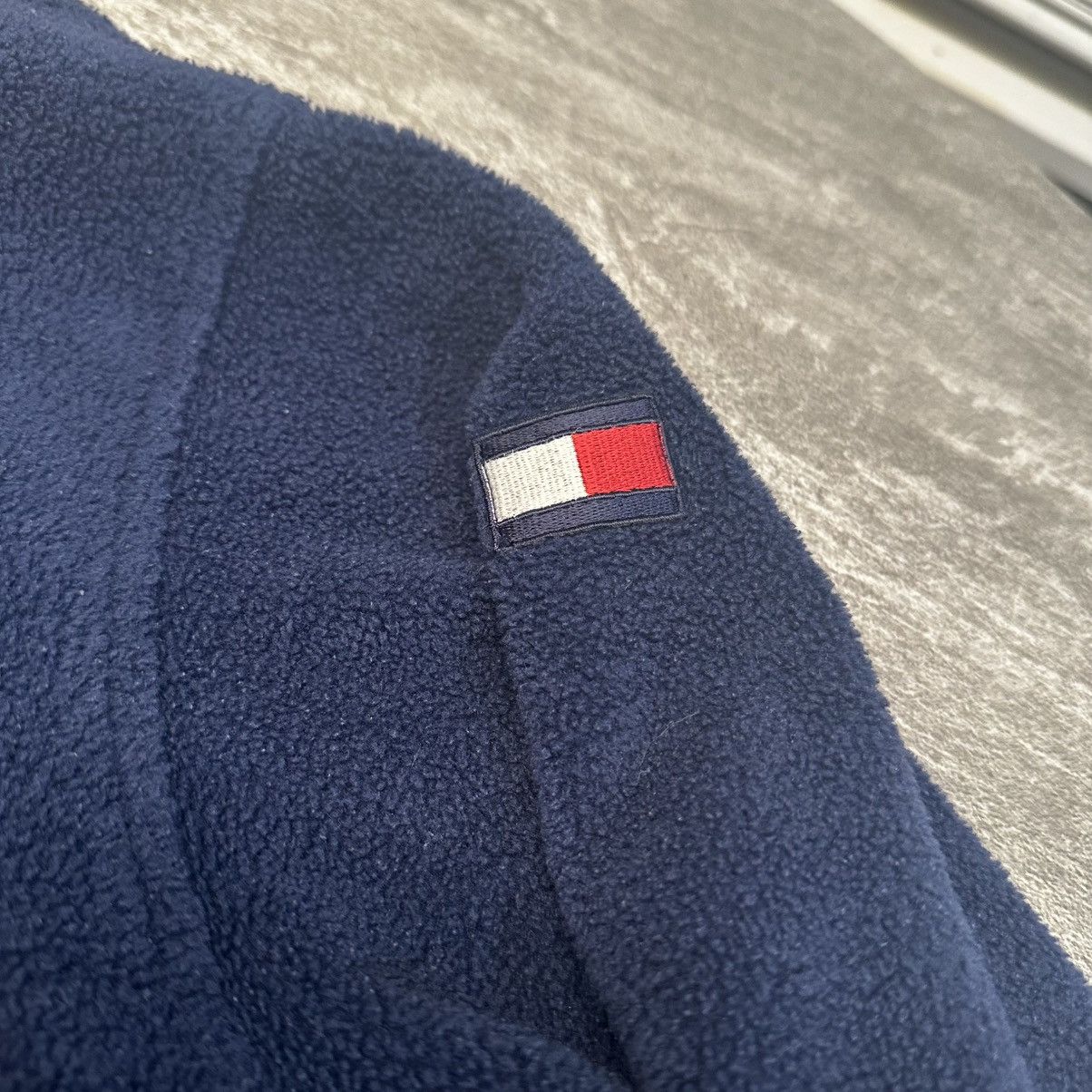 Tommy Hilfiger × Vintage Vintage Tommy Hilfiger 1/4 Zip Large Blue Fleece Sweater Size US L / EU 52-54 / 3 - 3 Thumbnail