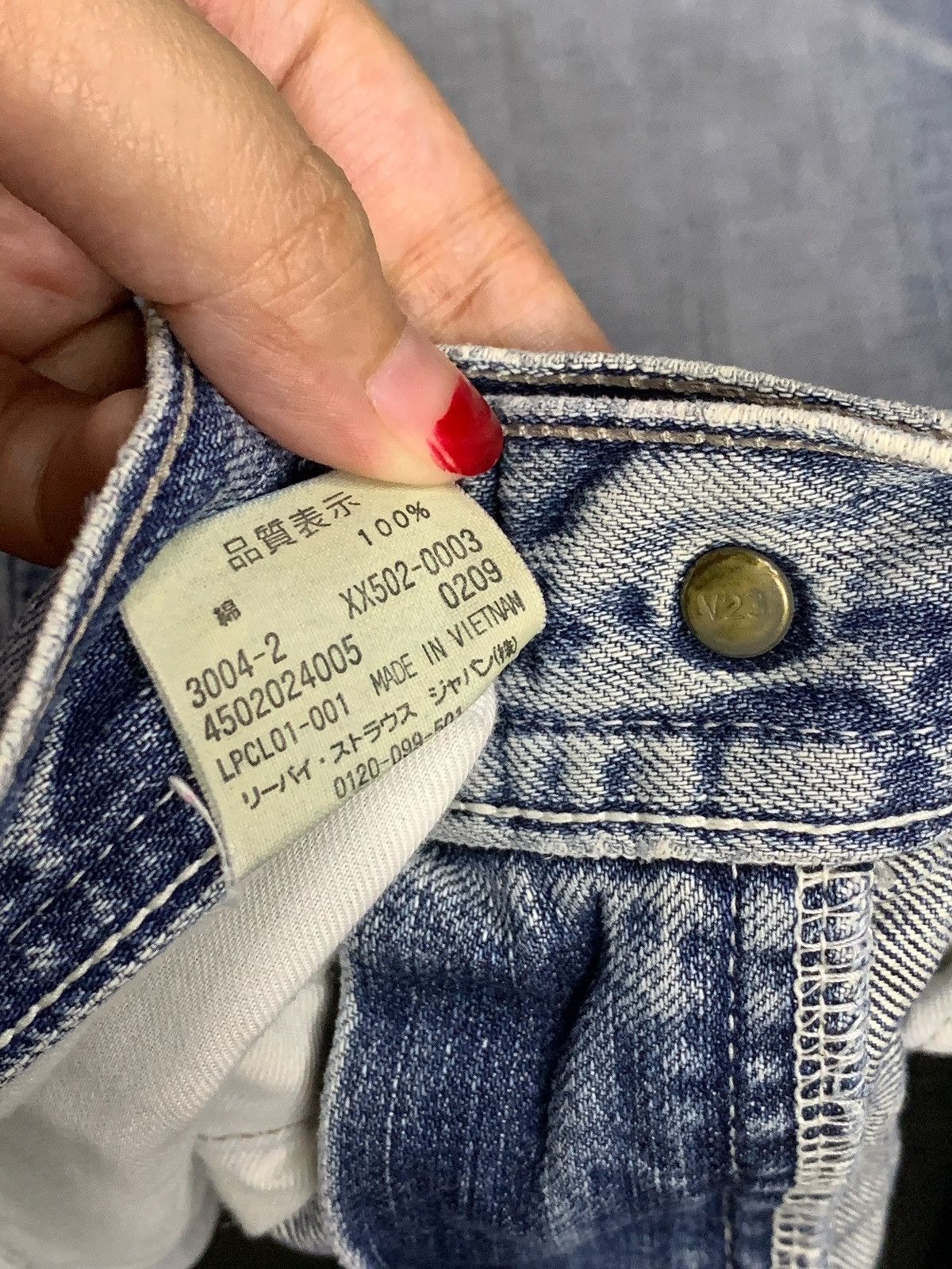 Levi's Vintage 90s Levis 502 Faded Blue Wash Distress Baggy Jeans Size US 32 / EU 48 - 11 Thumbnail