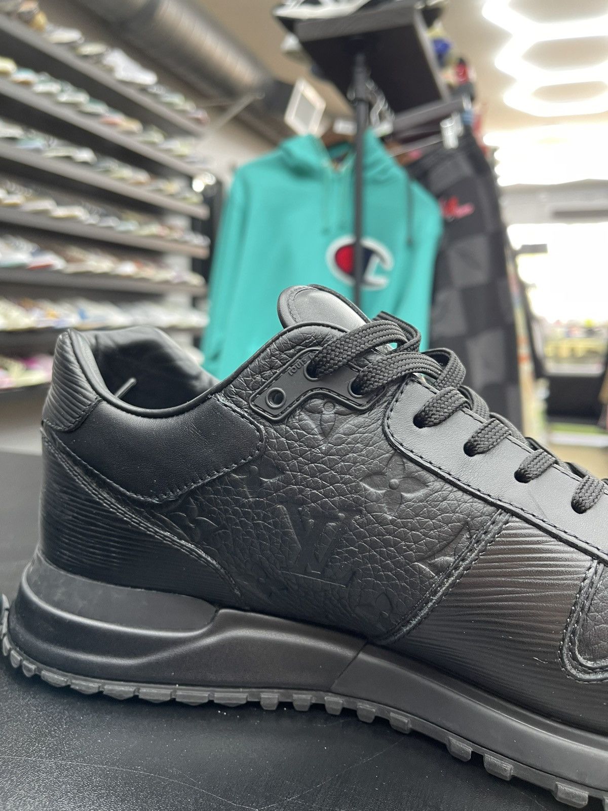 Louis Vuitton Size 10US/9LV - Louis Vuitton Run Away Sneakers Monogram Size US 10 / EU 43 - 7 Thumbnail