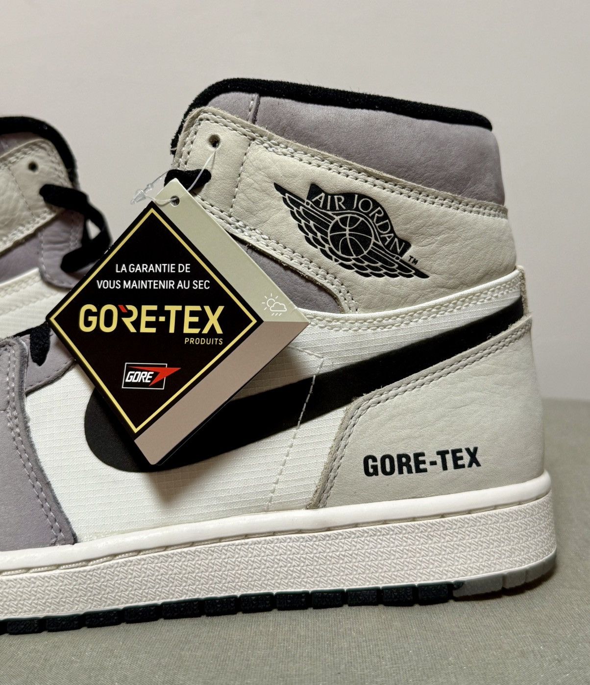 Jordan Brand JORDAN 1 HIGH ELEMENT GORE-TEX 'LIGHT BONE' Size US 9 / EU 42 - 5 Thumbnail