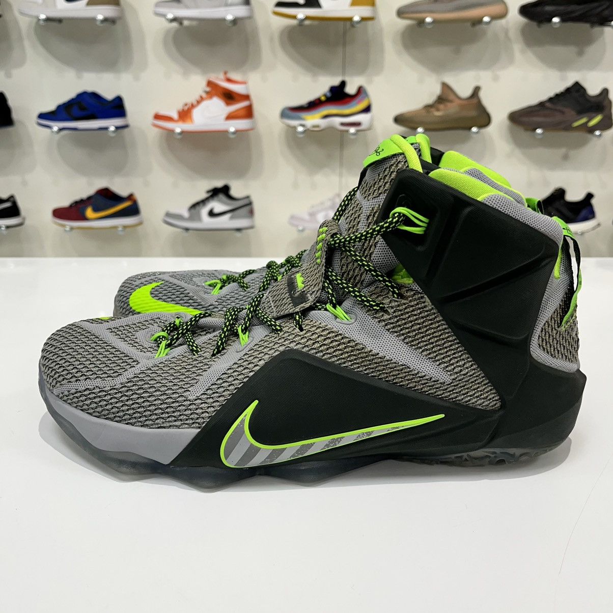 Nike Nike LeBron 12 Dunk Force Size US 12 / EU 45 - 3 Thumbnail