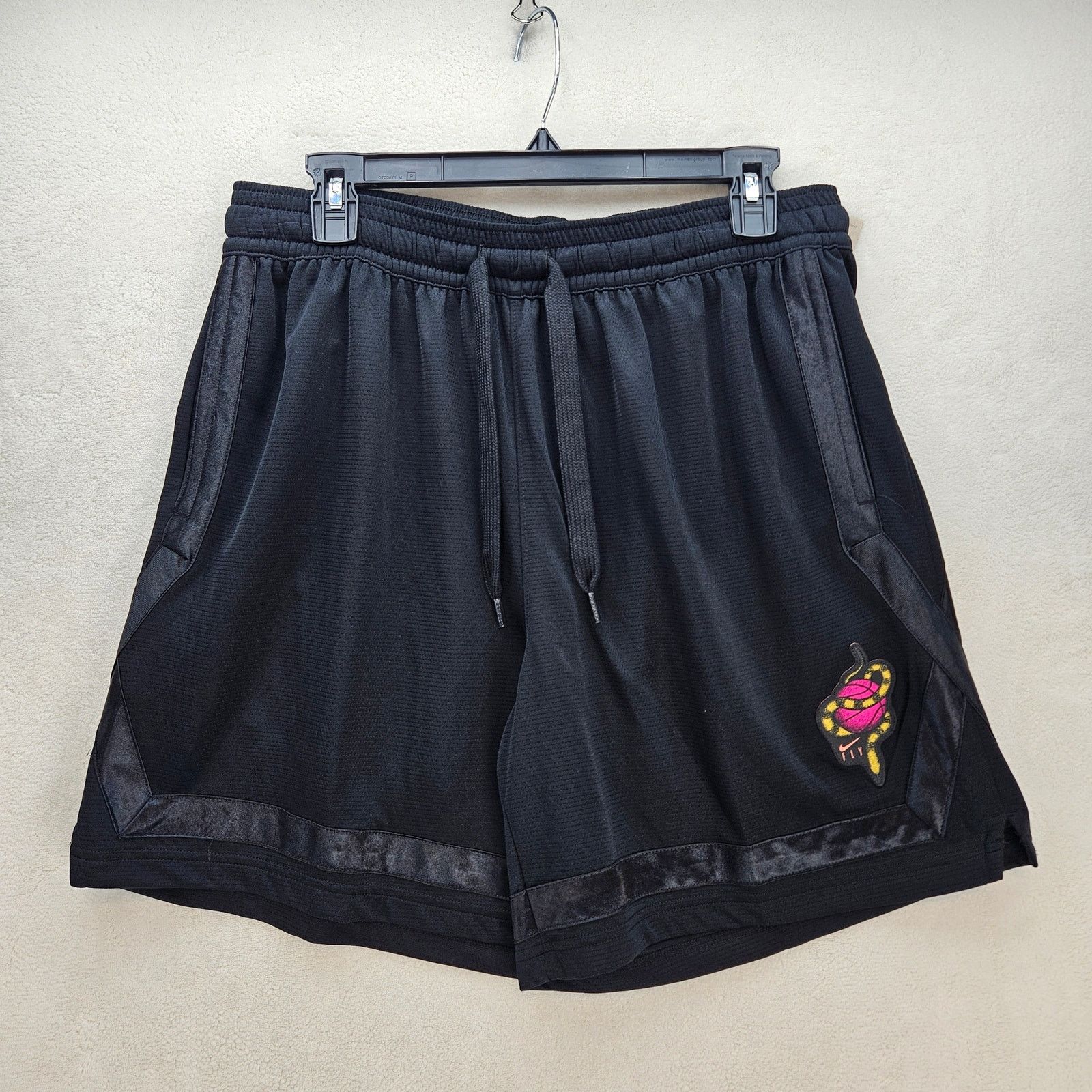 Nike NIKE WOMEN'S LARGE DRI-FIT FLY BLACK BASKETBALL SHORTS Size 30" / US 8 / IT 44 - 1 Thumbnail