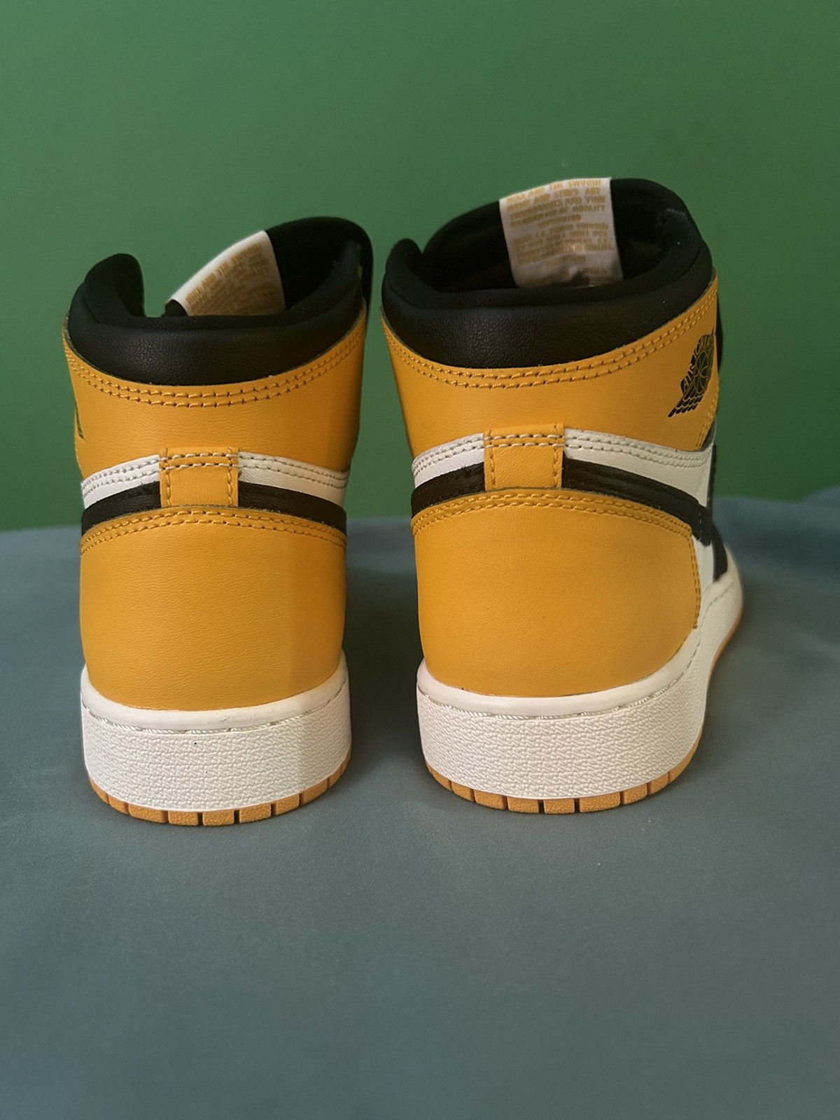 Jordan Brand Nike Air Jordan 1 High Taxi 2022 Size US 6 / EU 39 - 3 Thumbnail