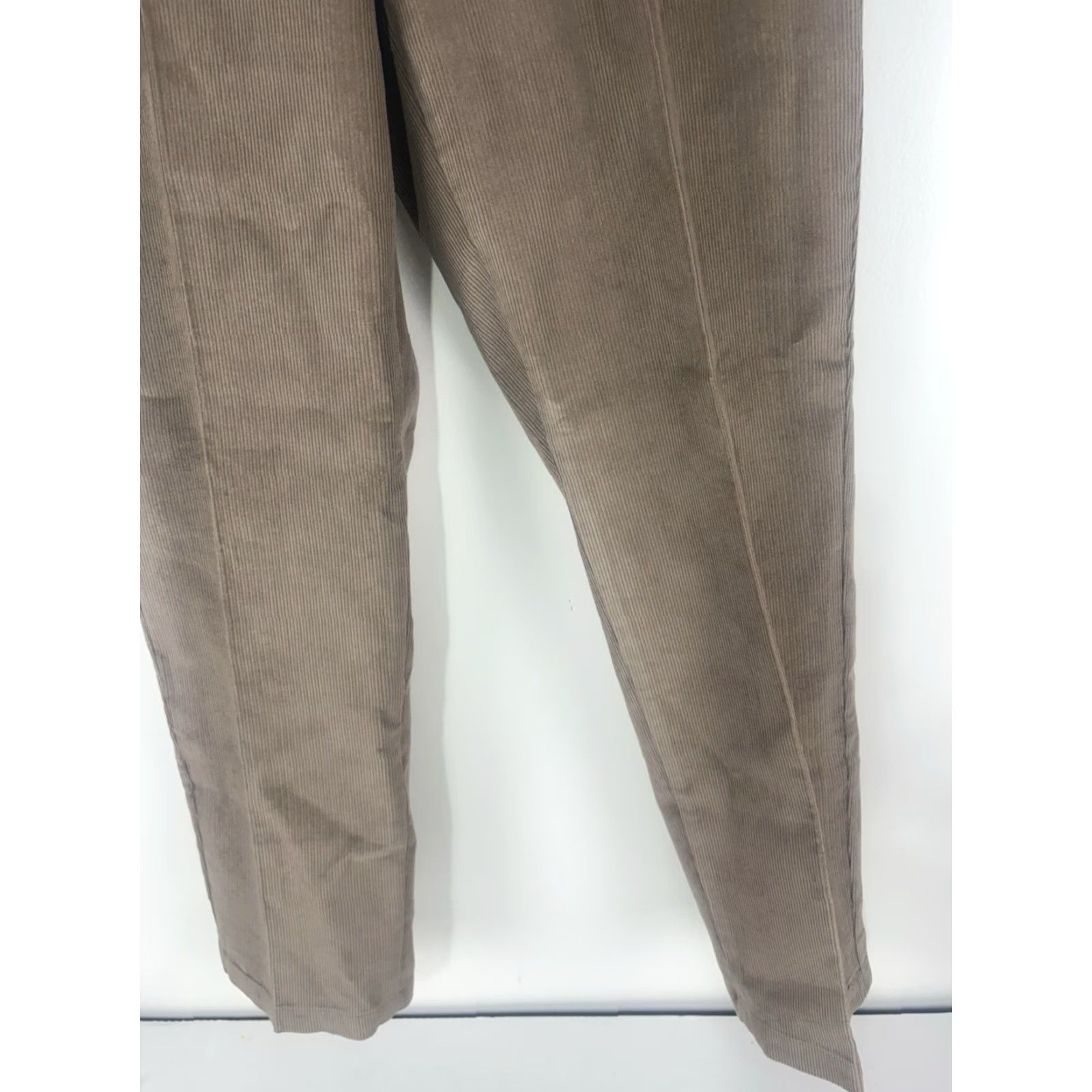 Roundtree & Yorke Roundtree Yorke Beige Corduroy Pants Men’s Size 34X32 Mexico Thread? Size US 34 / EU 50 - 3 Thumbnail