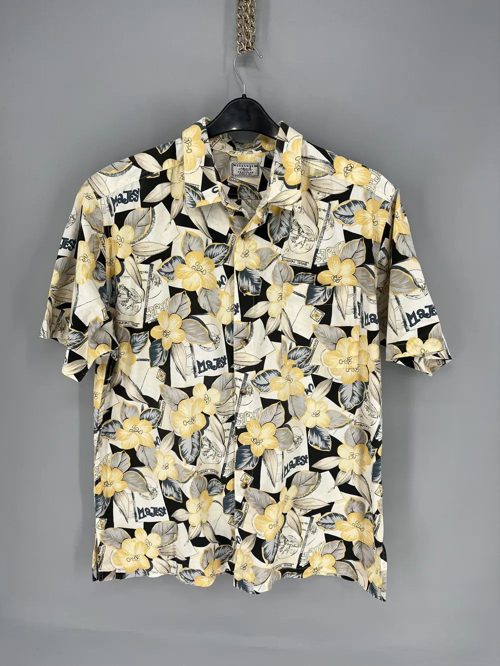 Vintage Vintage Art Streetwear Hawaiian Travis Scott style Size US L / EU 52-54 / 3 - 1 Thumbnail
