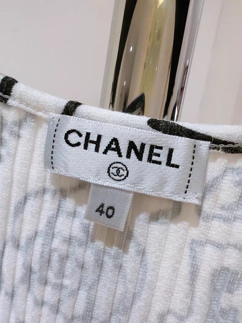Chanel Chanel Egyptian series black and white logo camelia graffi Size S / US 4 / IT 40 - 8 Thumbnail