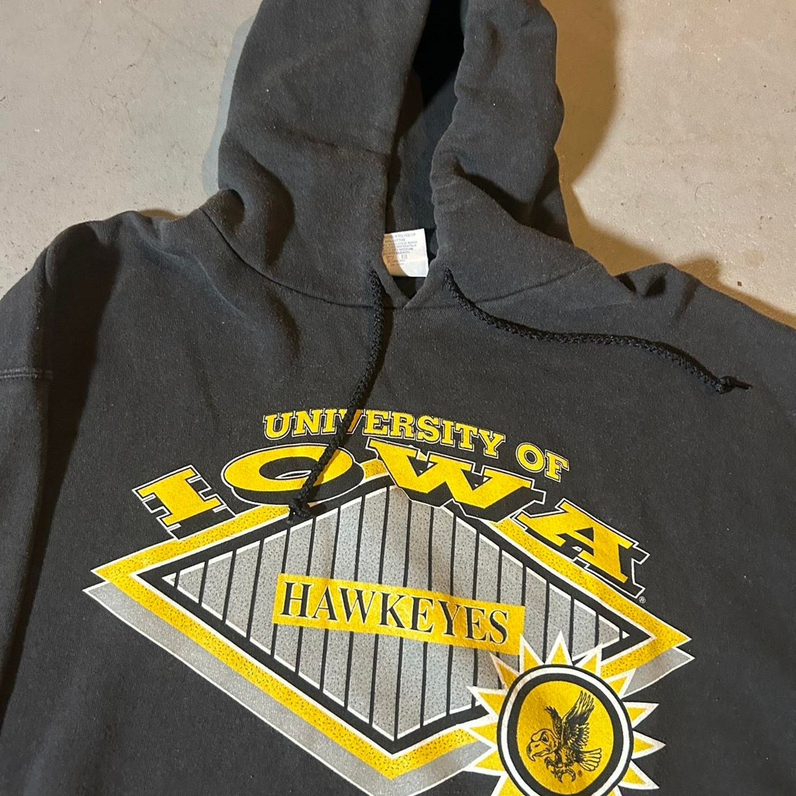 Hanes 90s black iowa hawkeyes college pullover hoodie sweatshirt Size US XL / EU 56 / 4 - 2 Thumbnail