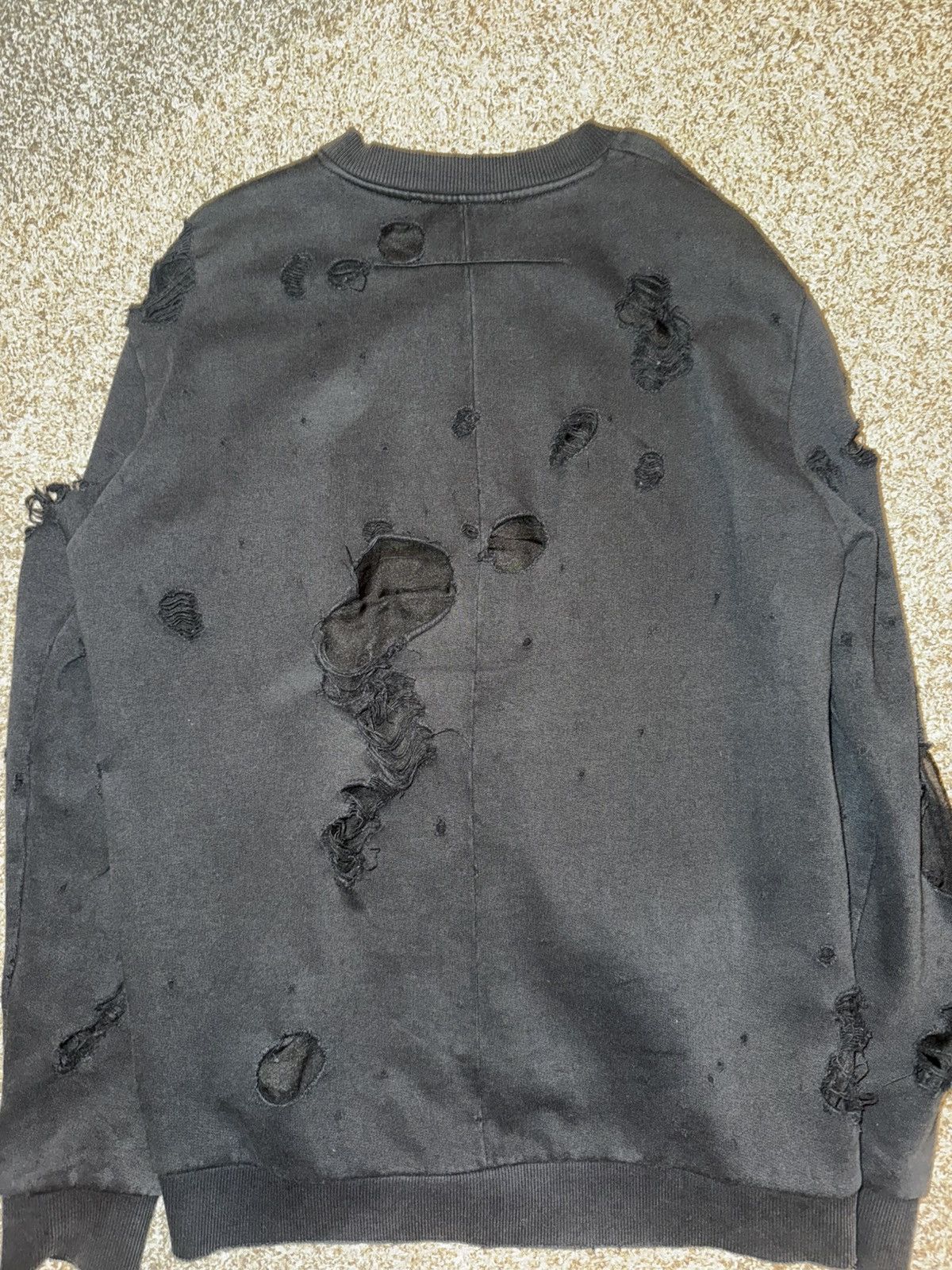 Givenchy Givenchy Distressed Sweatshirt Size US M / EU 48-50 / 2 - 3 Thumbnail