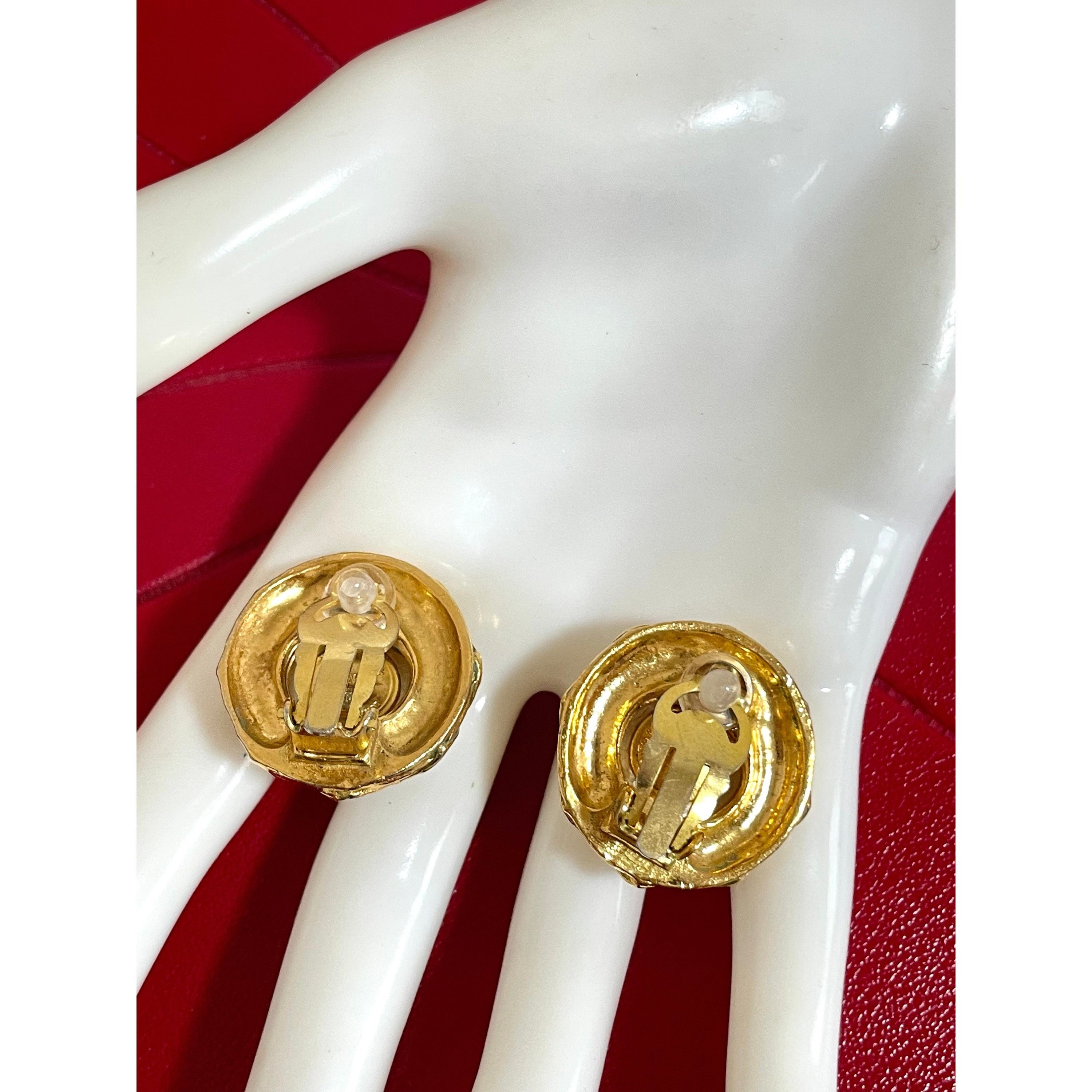 Vintage CHANEL gold tone round earrings with faux pearl
