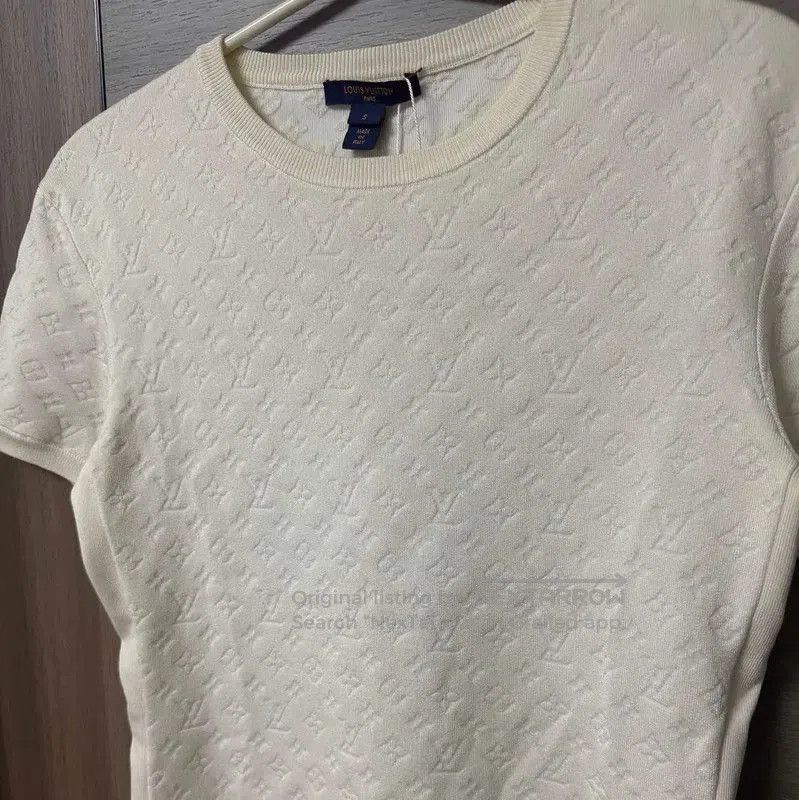 Louis Vuitton Louis Vuitton Cream Silk Women's T. Size S / US 4 / IT 40 - 3 Thumbnail