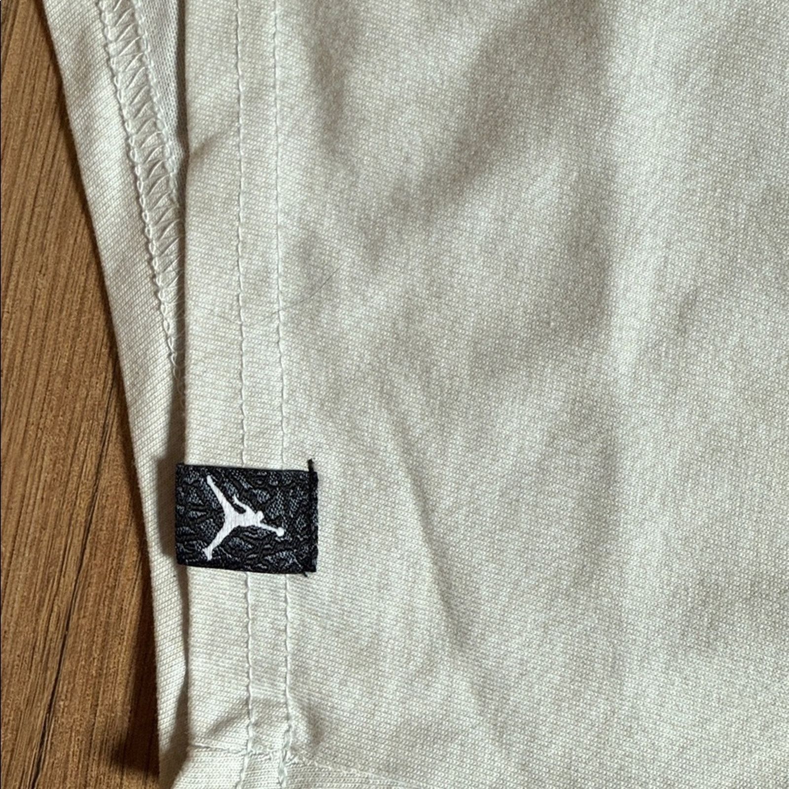 Jordan Brand 2015 Air Jordan Elephant Print Long Sleeve Shirt Size US XXL / EU 58 / 5 - 6 Thumbnail