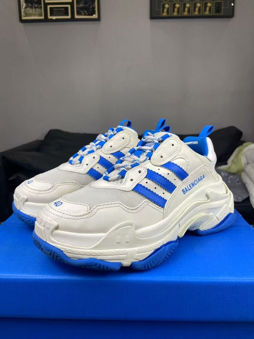 Balenciaga Balenciaga Collab Blue Lowtop Sneakers S Men Size US 10 / EU 43 - 1 Thumbnail