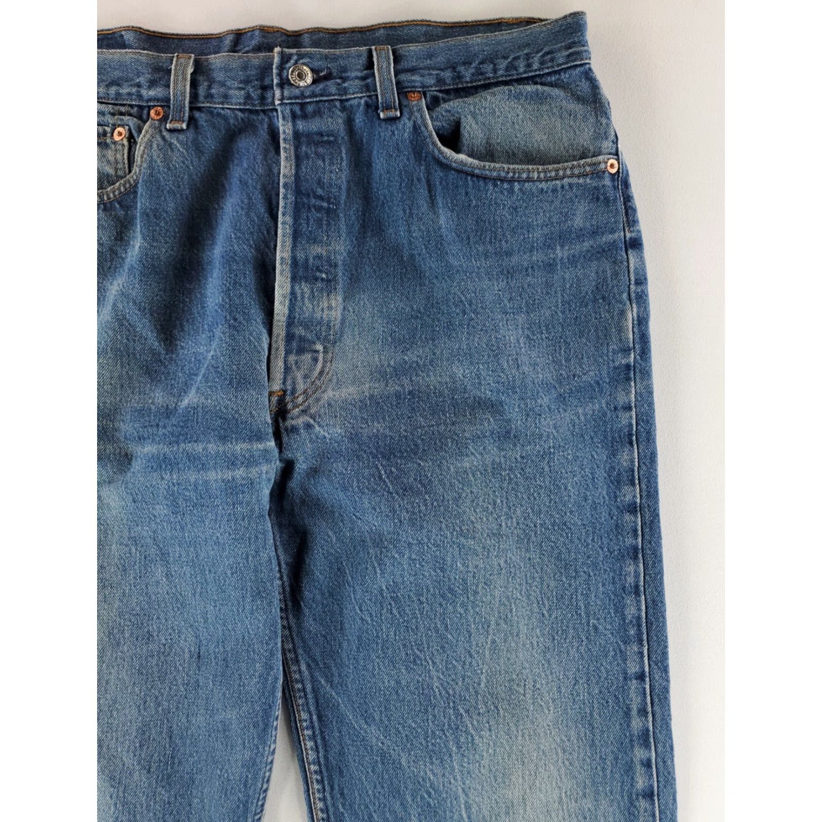 Levi's VINTAGE Levi's 501 Jeans Men Straight 36 Regular Blue Whiskering 90s 38x34 (36x32.5 Actual) Size US 36 / EU 52 - 5 Thumbnail