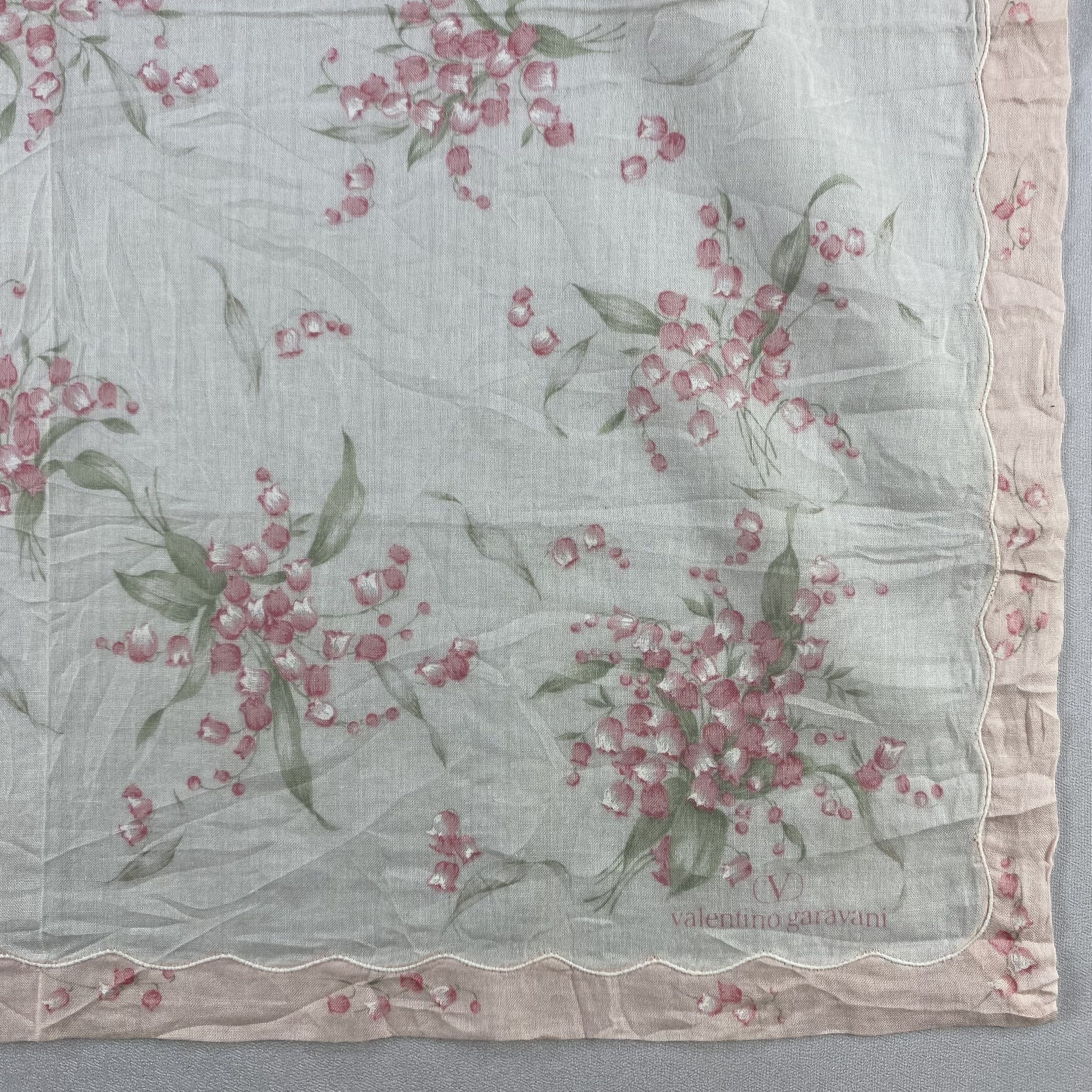 Vintage Valentino Garavani Bandana/ Handkerchief / Neckerchief Size ONE SIZE - 3 Thumbnail