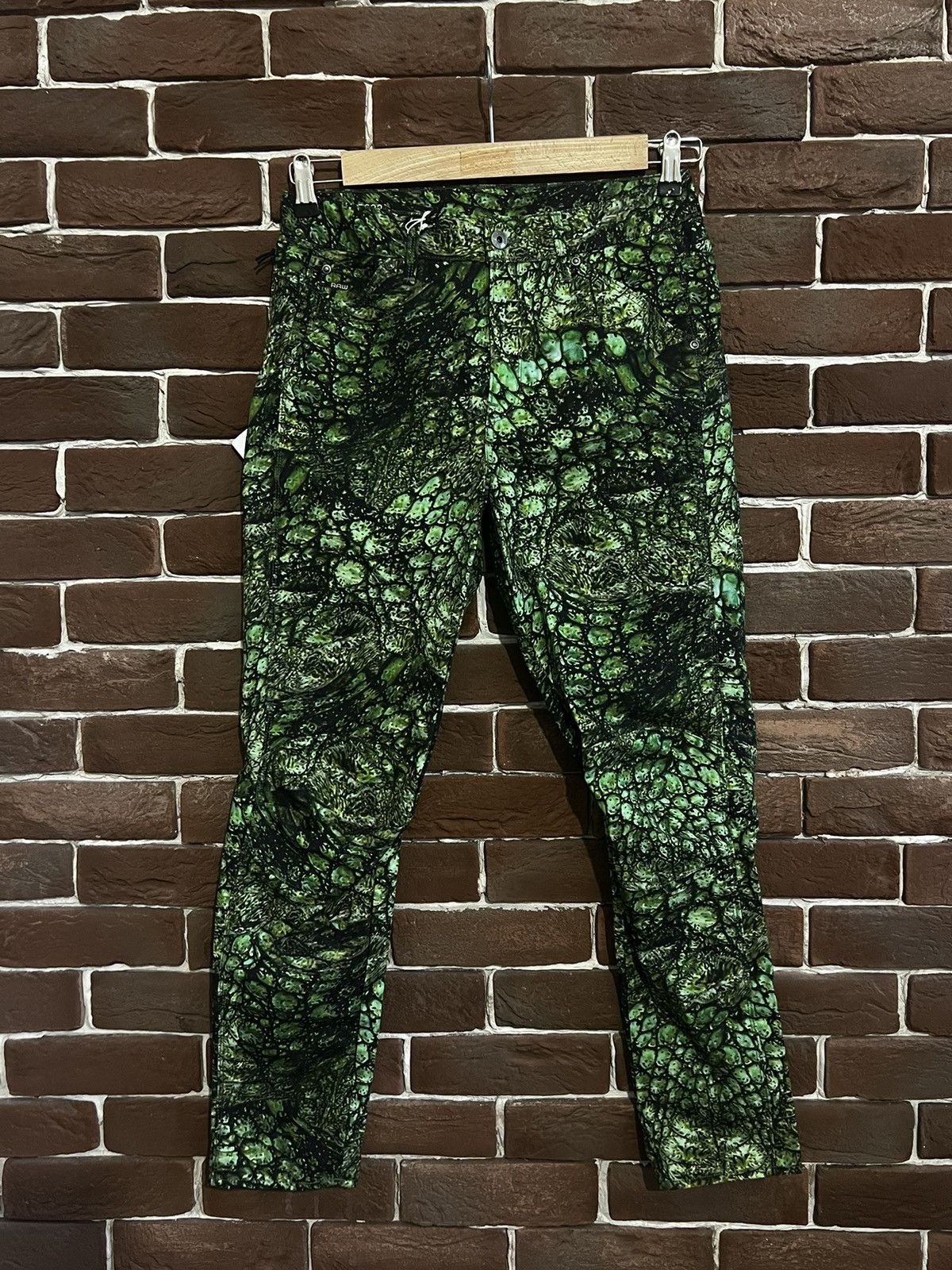 image of Pharrell G Star Raw 3D Mid Boyfriend Women’S Pants in Green, Women's (Size 26)